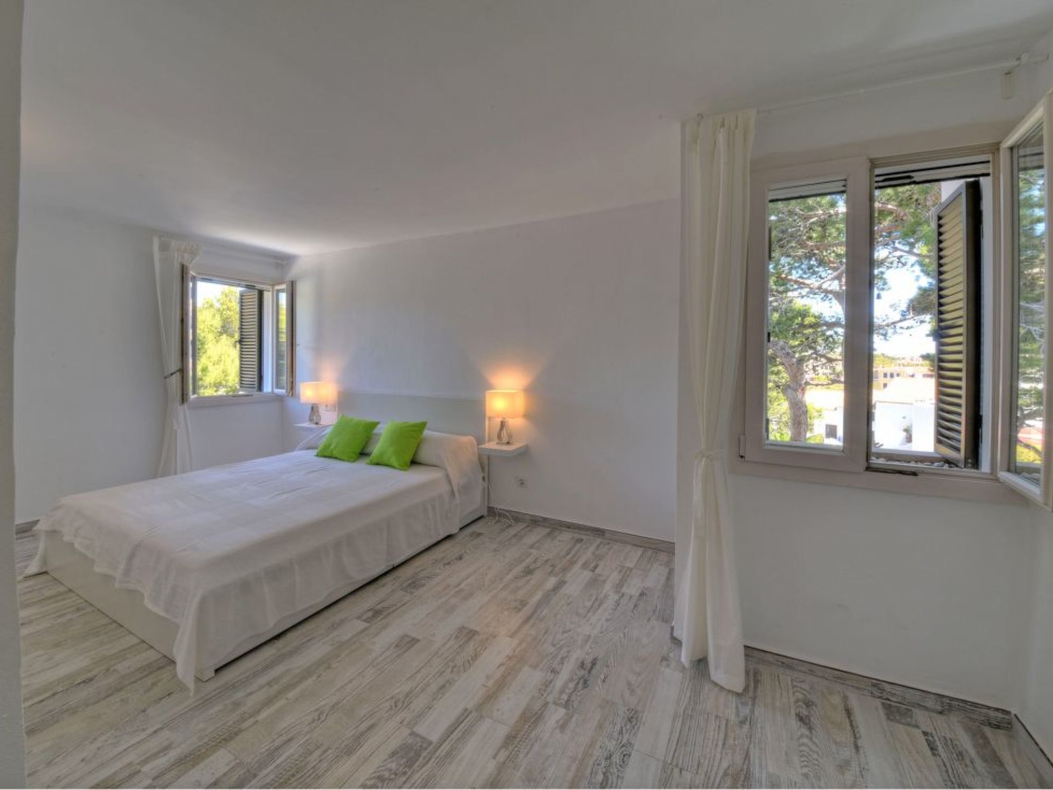 Photo of Modernes helles 3-Schlafzimmer Apartment mit Klimaanlage, 2017 komplett neu ren