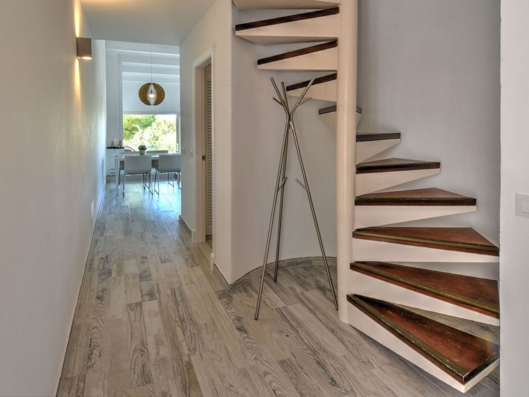 Photo of Modernes helles 3-Schlafzimmer Apartment mit Klimaanlage, 2017 komplett neu ren