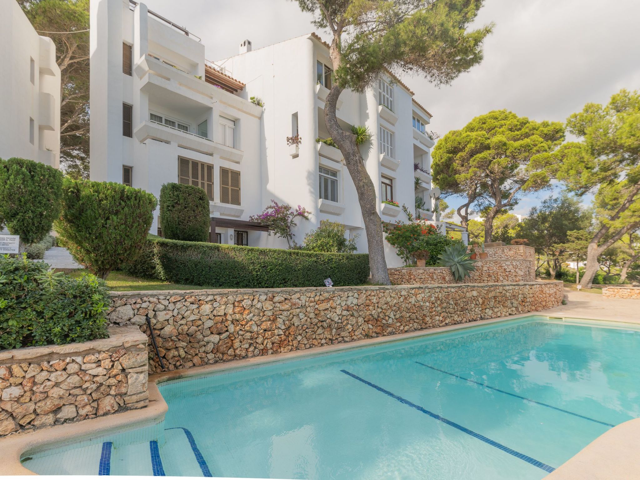 Ferrera Park 306-Image-tags.info