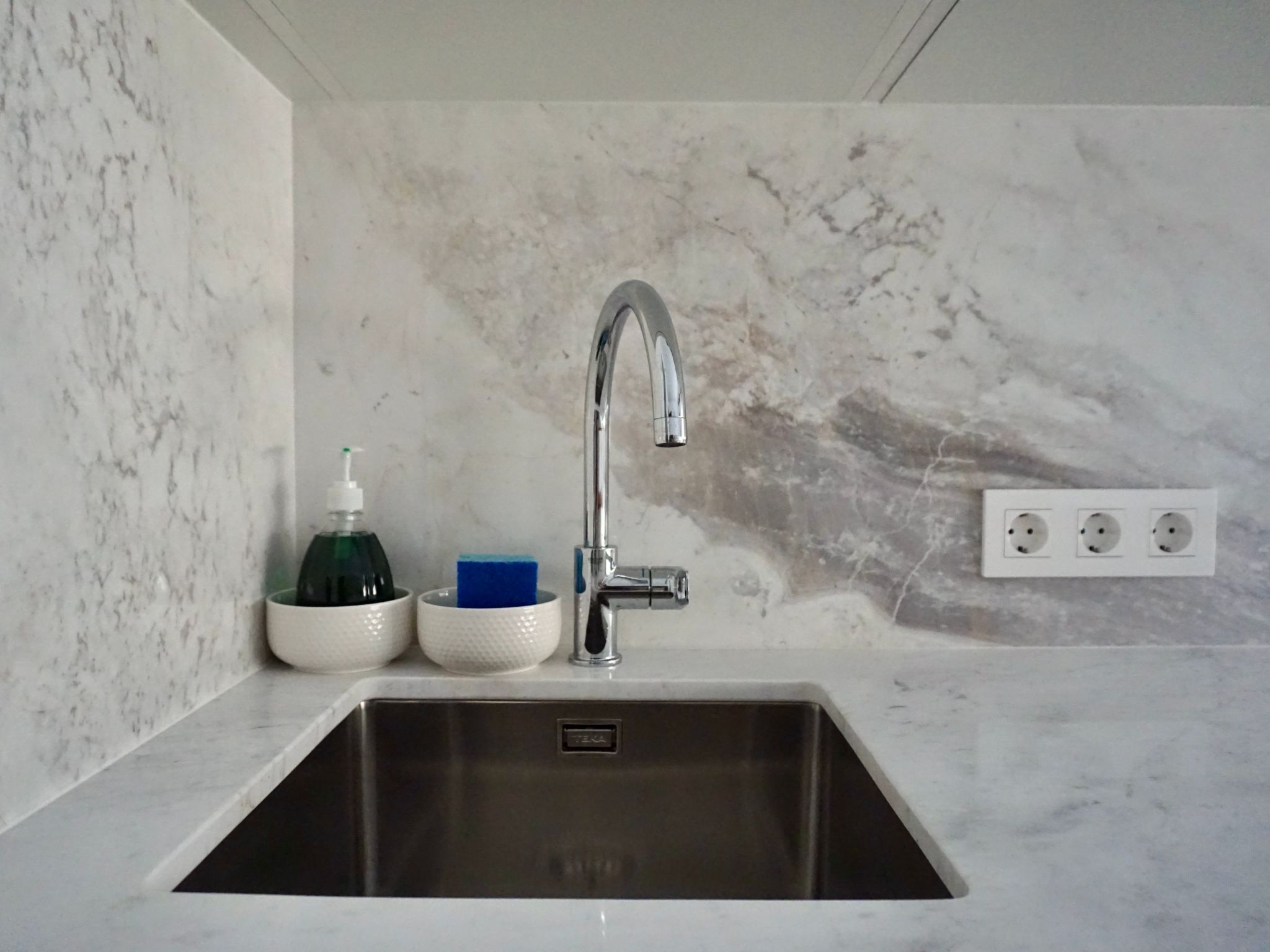 Riviera-Image-tags.info