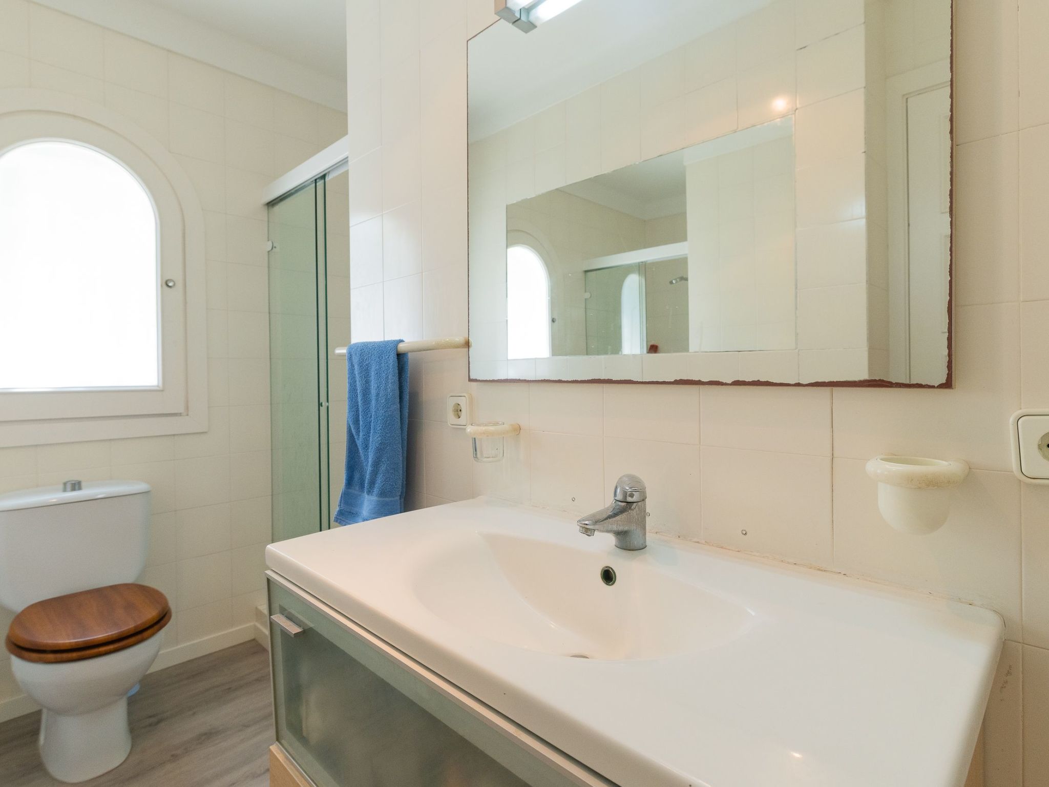 Lucia-Image-tags.info