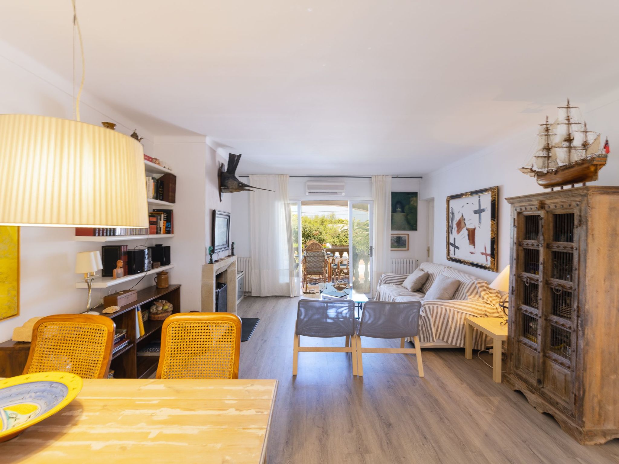 Lucia-Image-tags.info