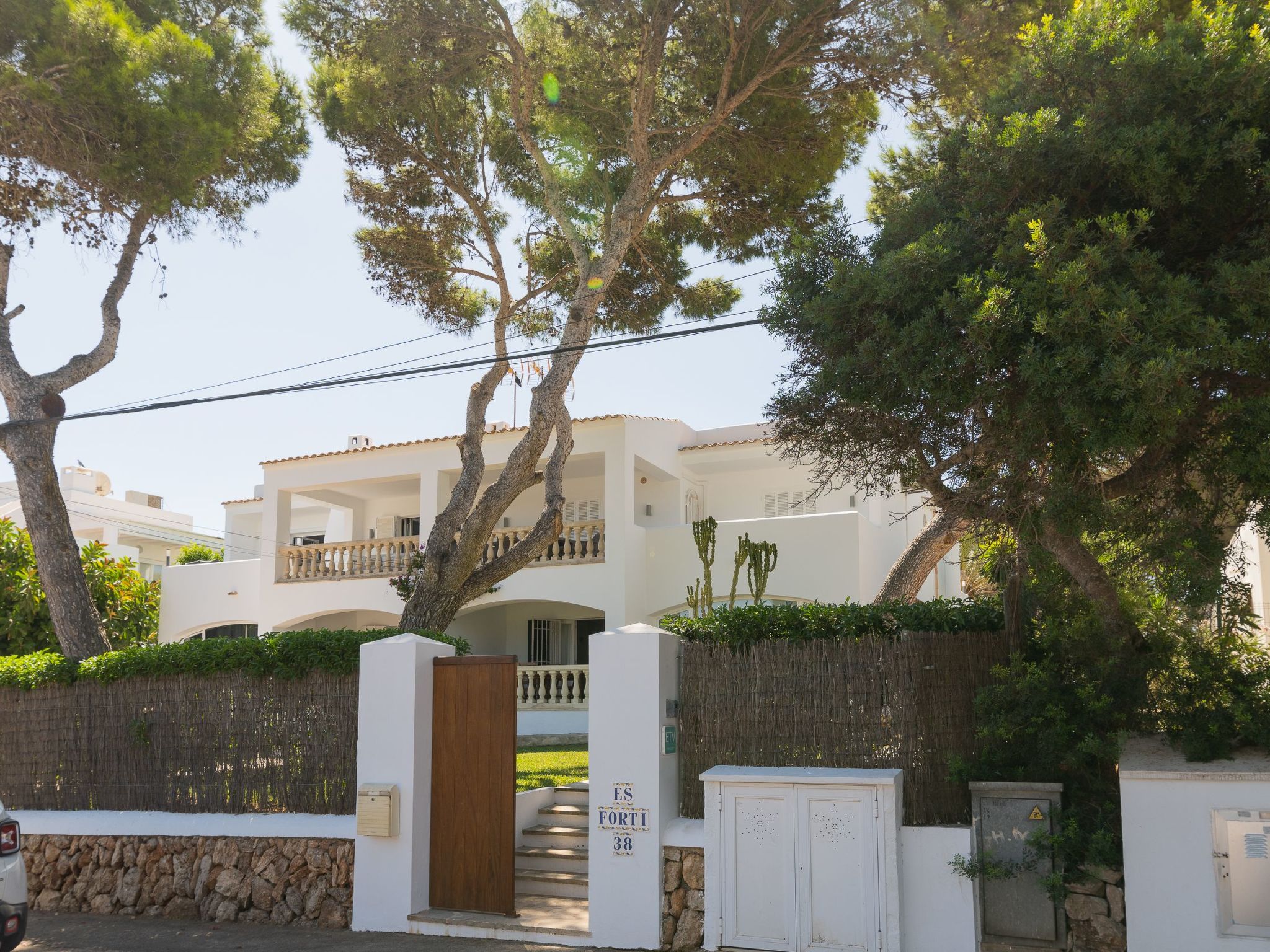 Lucia-Image-tags.info