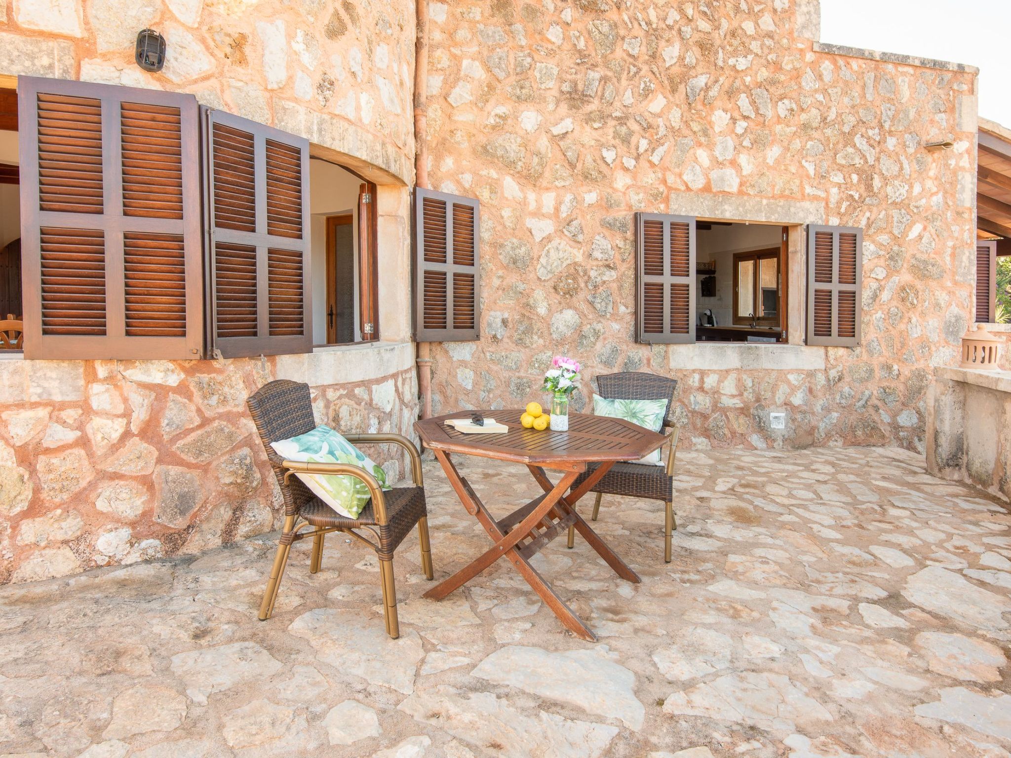 Roca-Image-tags.info