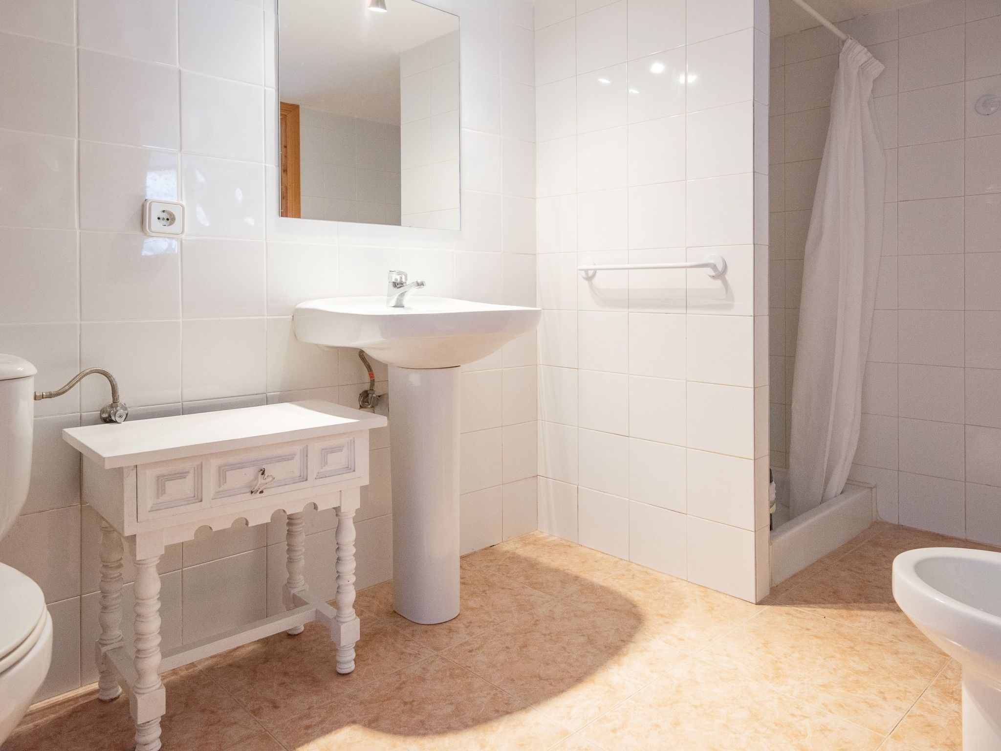 Roca-Image-tags.info