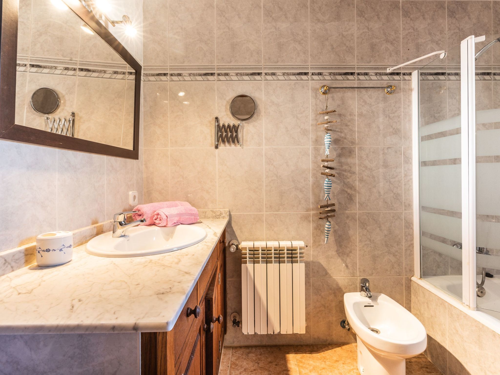 Roca-Image-tags.info