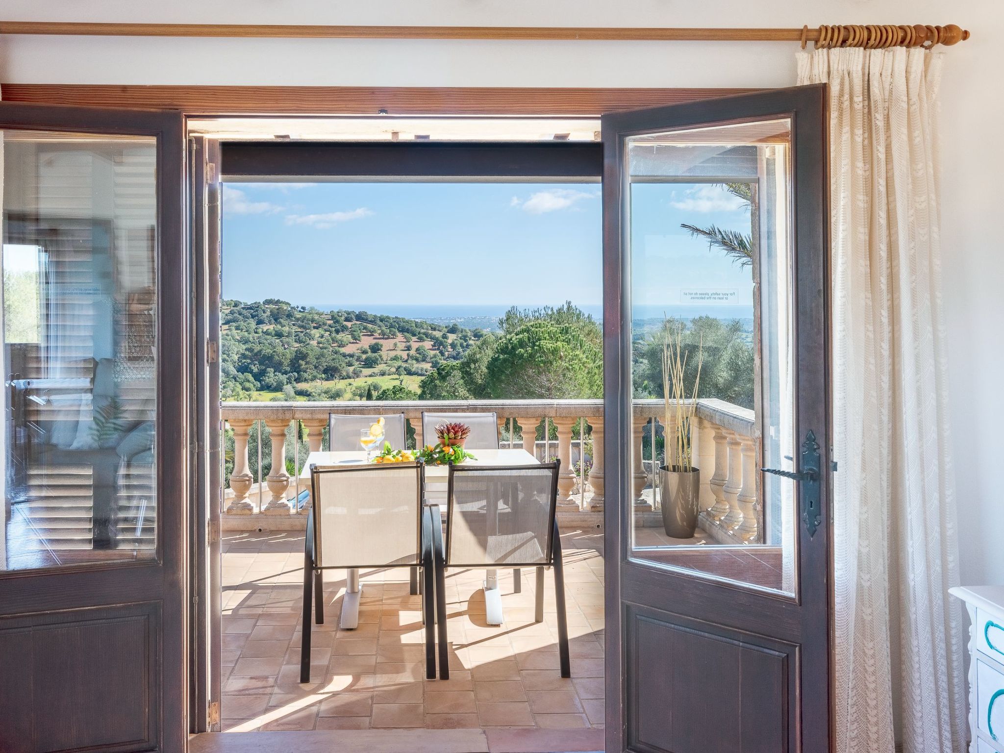 Roca-Image-tags.info