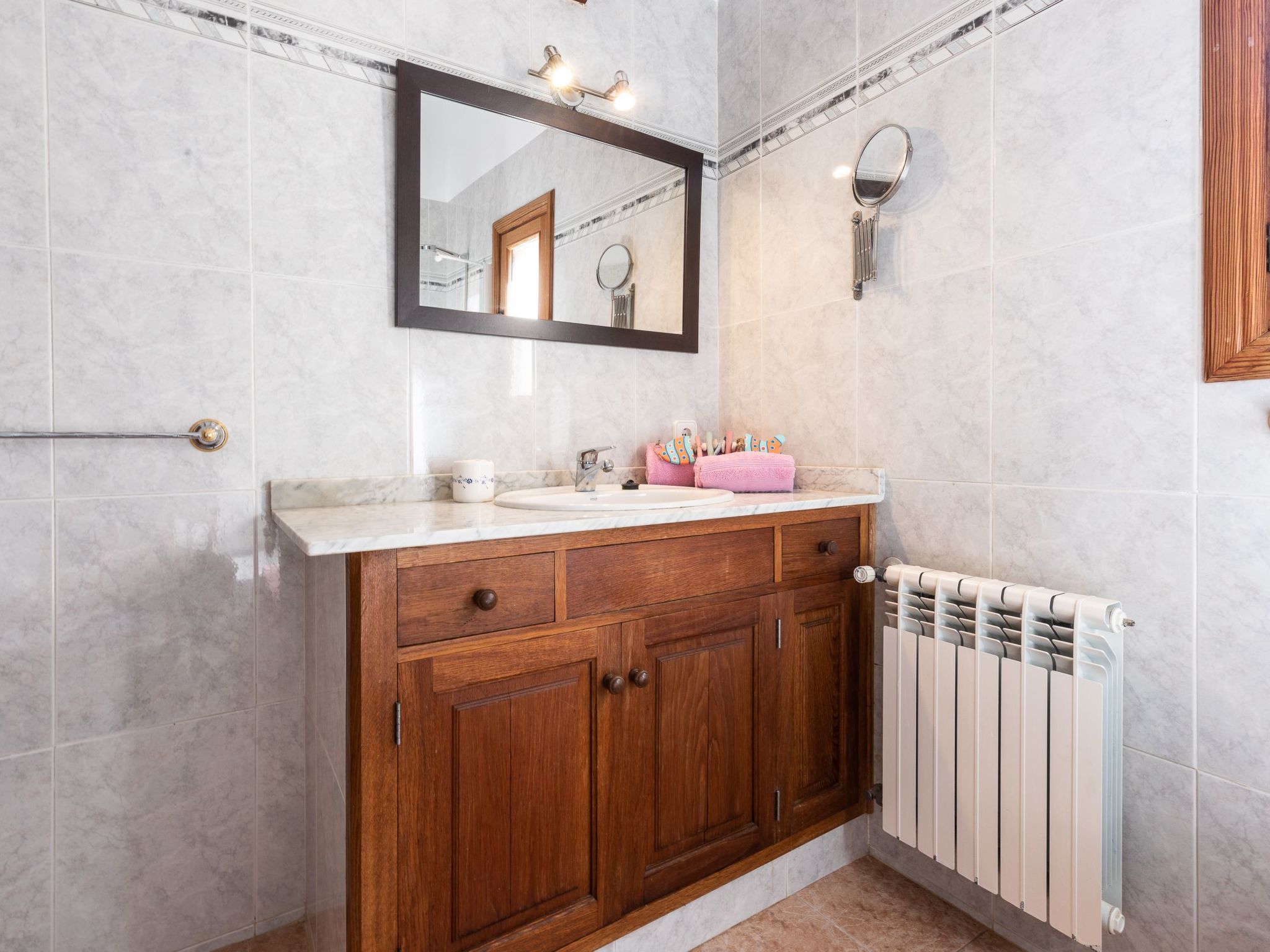 Roca-Image-tags.info