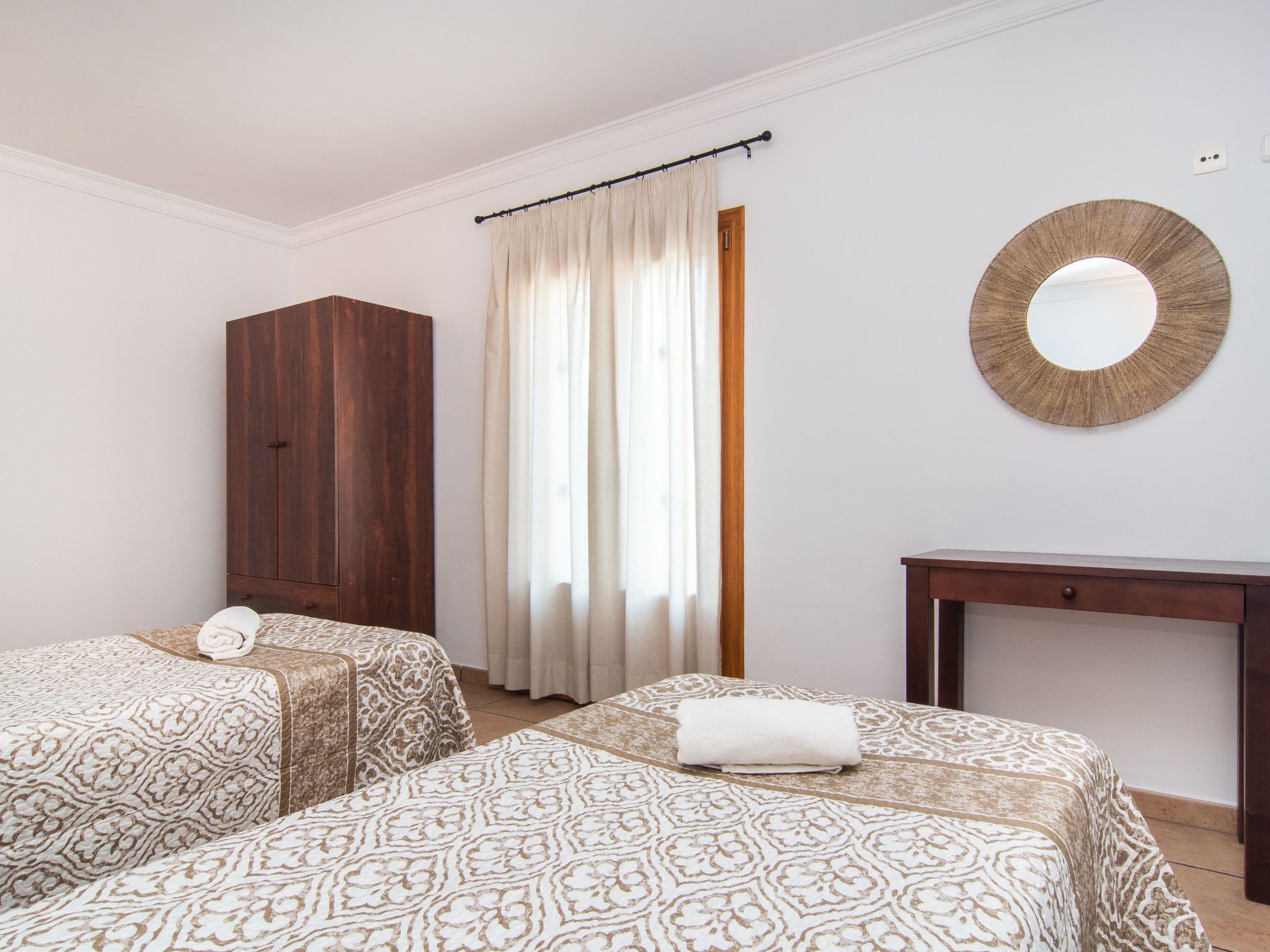 Peris-Image-tags.info