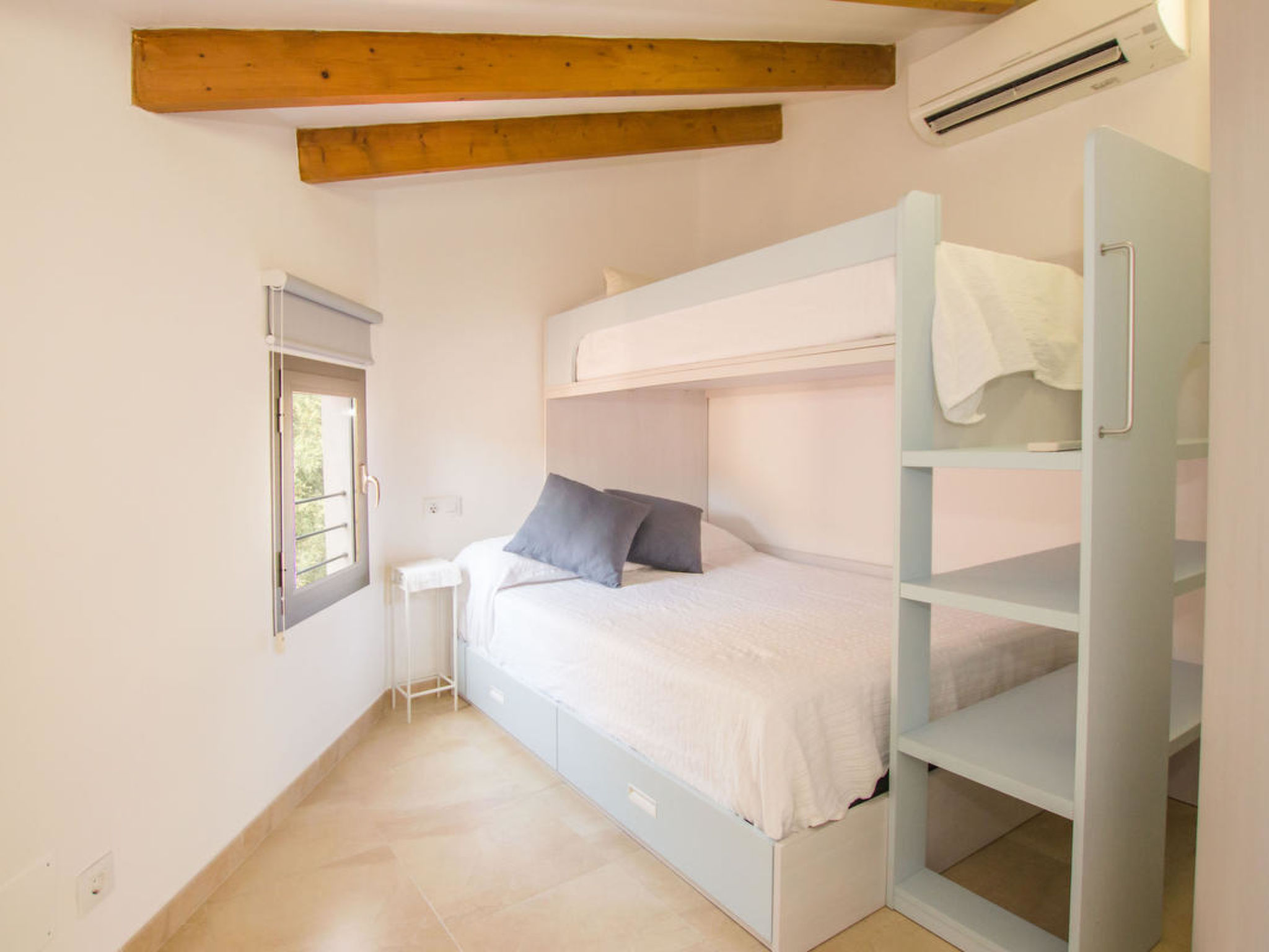 Ses Covetes - Drinnen