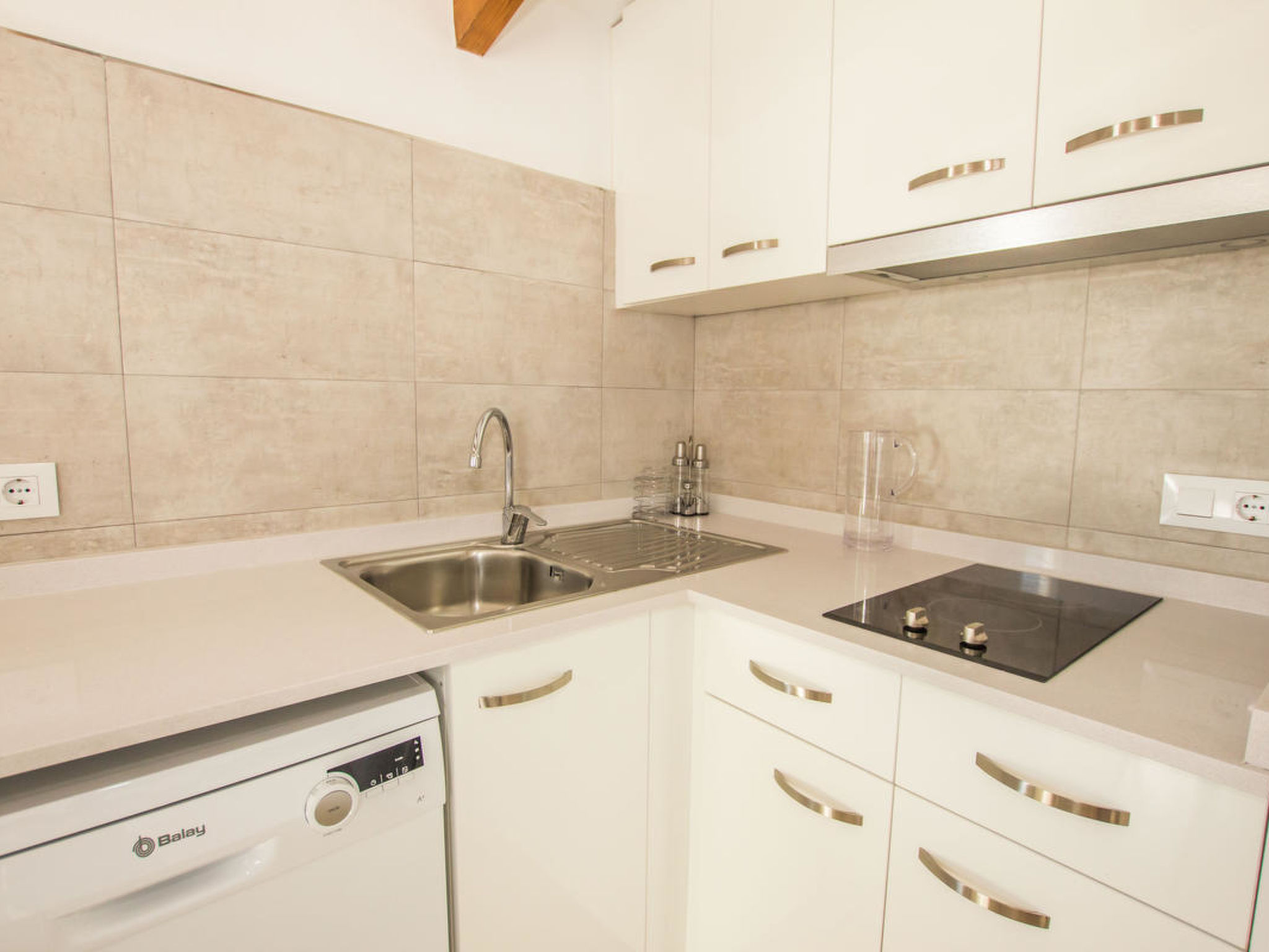 Ses Covetes - Drinnen