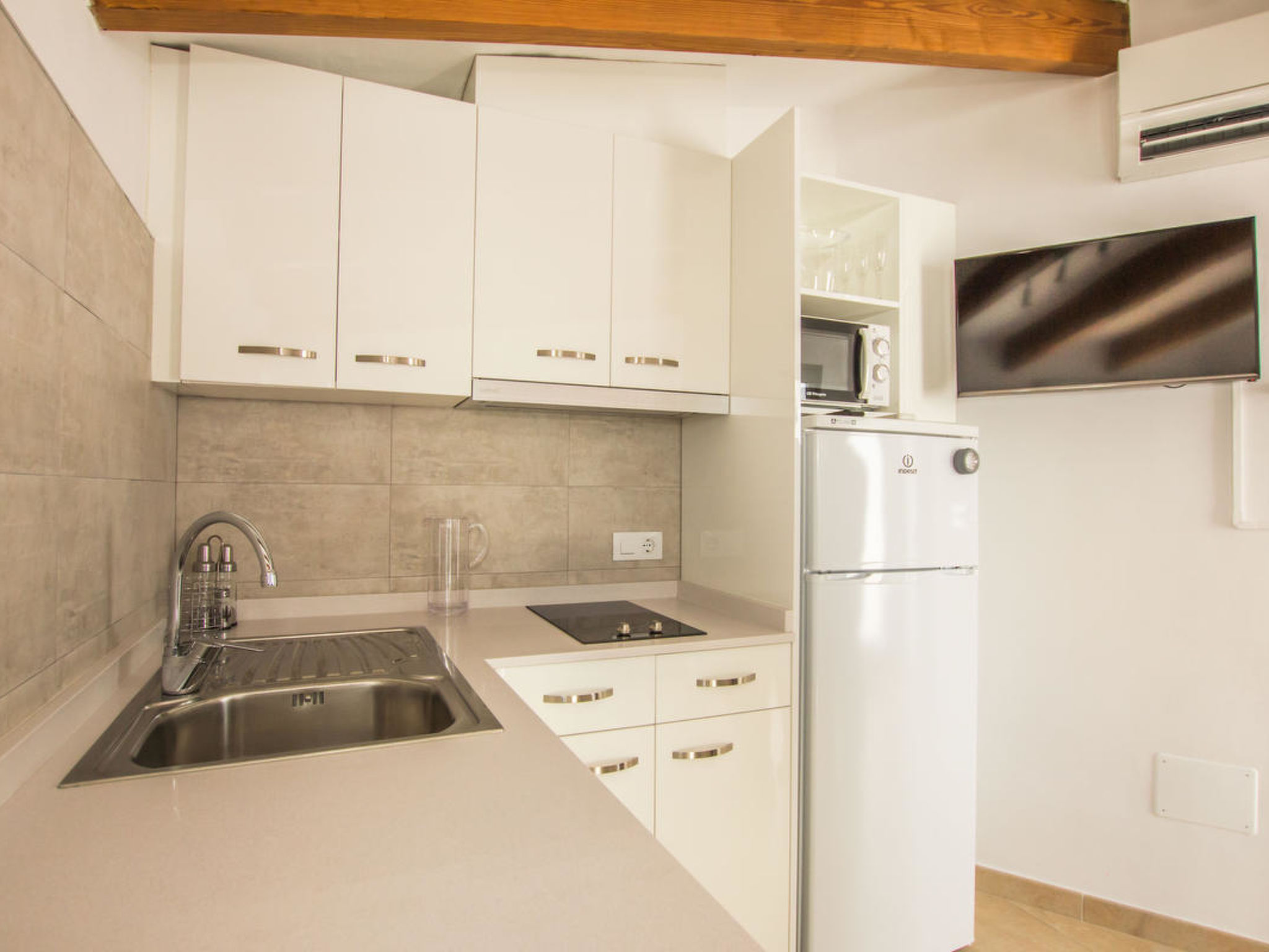 Ses Covetes - Drinnen