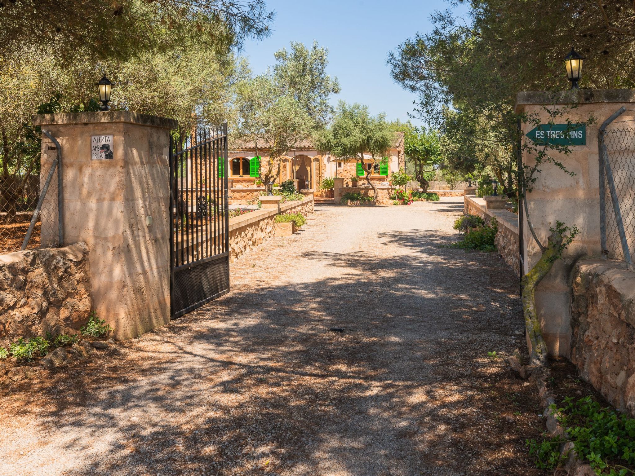 Villa Es Tres Pins-Inside