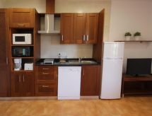 Licht appartement op Mallorca met gedeeld zwembad, 6 km van zee - thumbnail 4