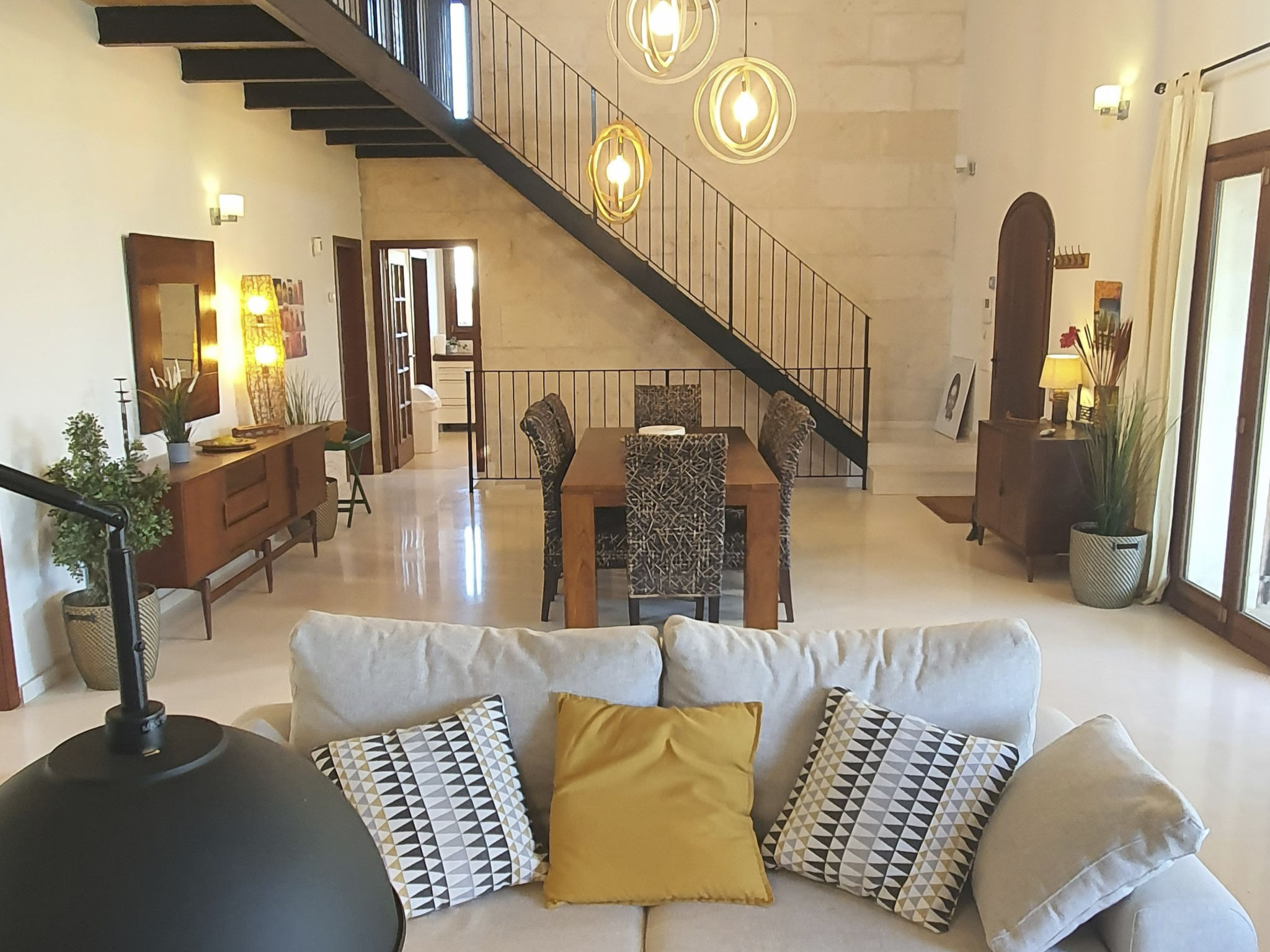 Sohn Fred, Campos-Binnen