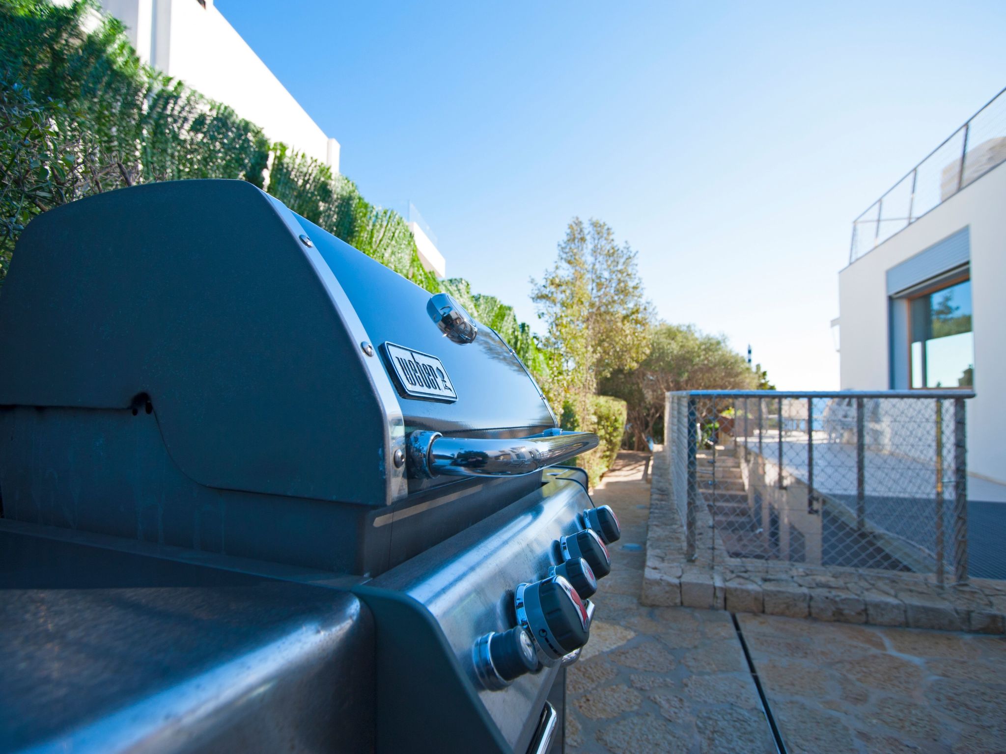 Majestätische Villa mit 5 Schlafzimmern und Pool direkt am Meer