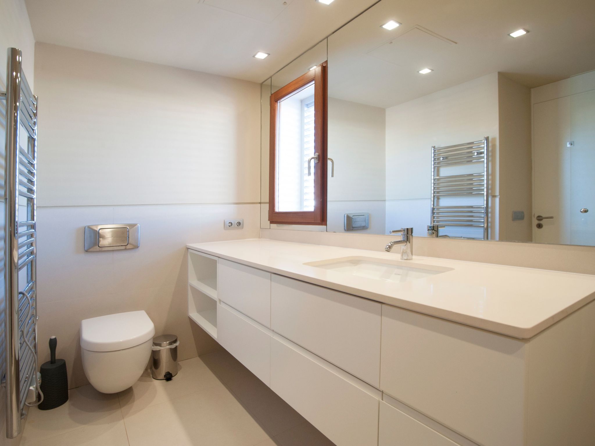 Majestätische Villa mit 5 Schlafzimmern und Pool direkt am Meer-Image-tags.info