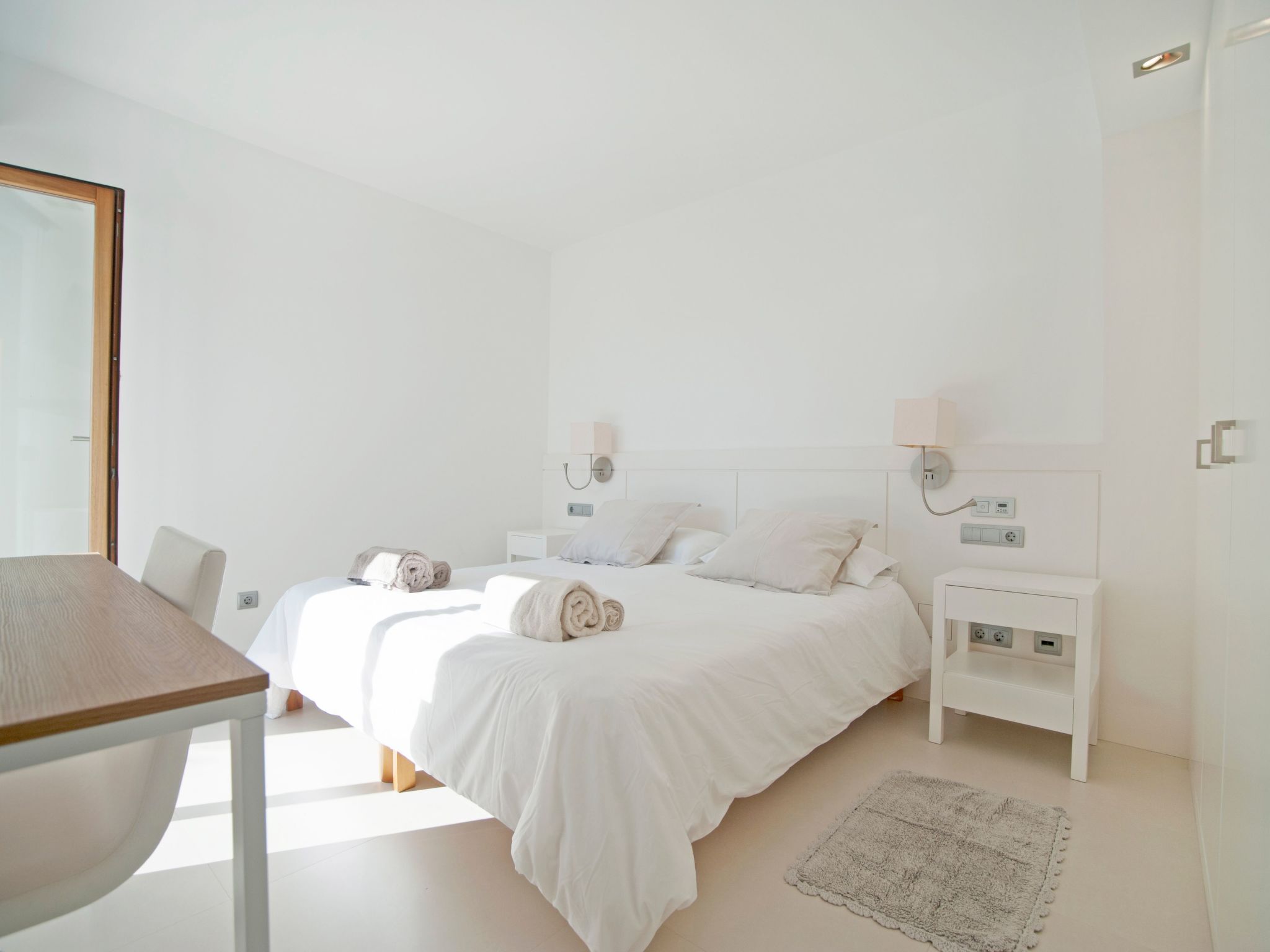 Majestätische Villa mit 5 Schlafzimmern und Pool direkt am Meer-Image-tags.info