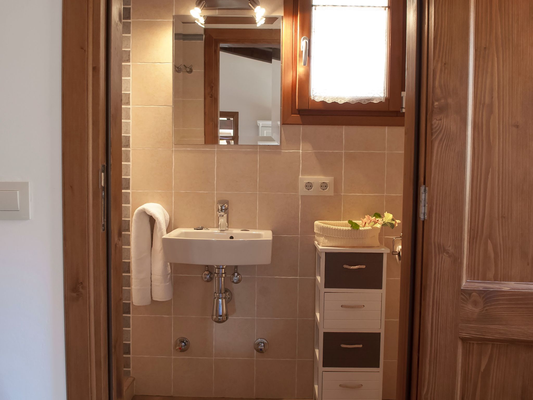 Salas Nou-Image-tags.info