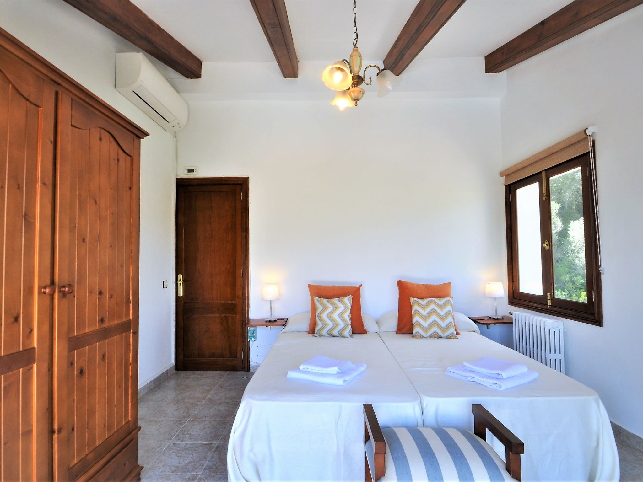 Villa con piscina privada, wifi, aire acondicionado y vistas a montaña ideal pa - Drinnen
