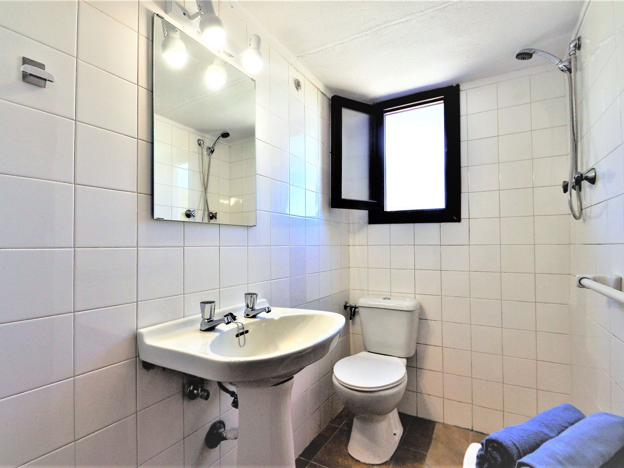 Villa con piscina privada, wifi, aire acondicionado y vistas a montaña ideal pa - Drinnen