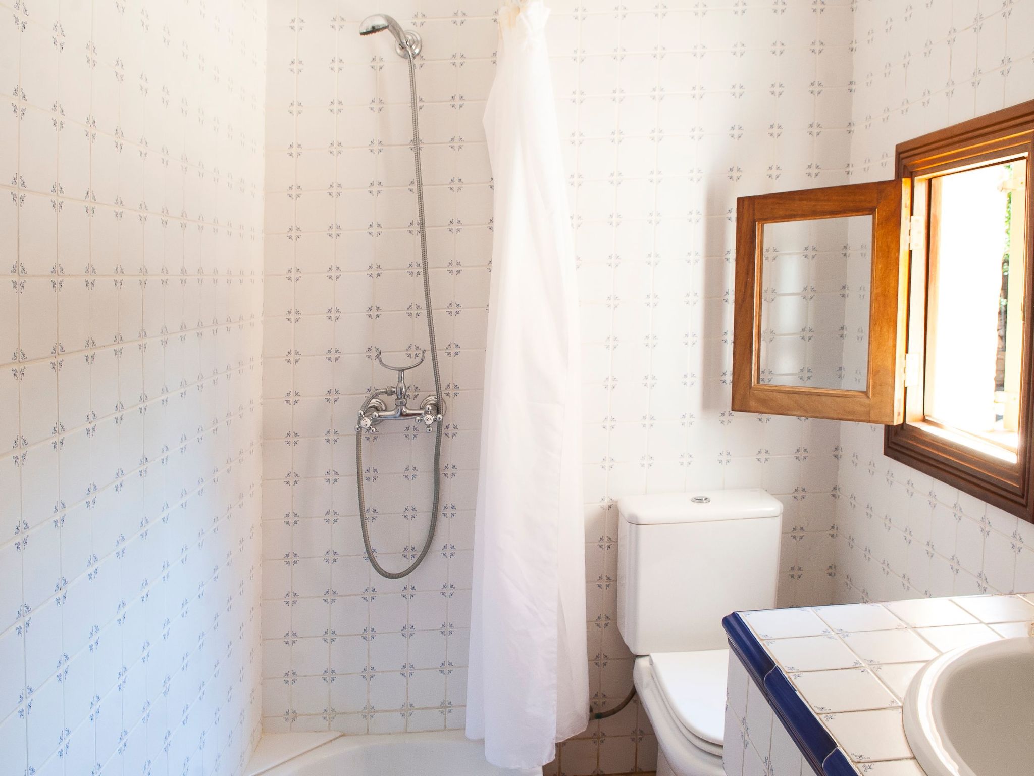 Moro-Image-tags.info