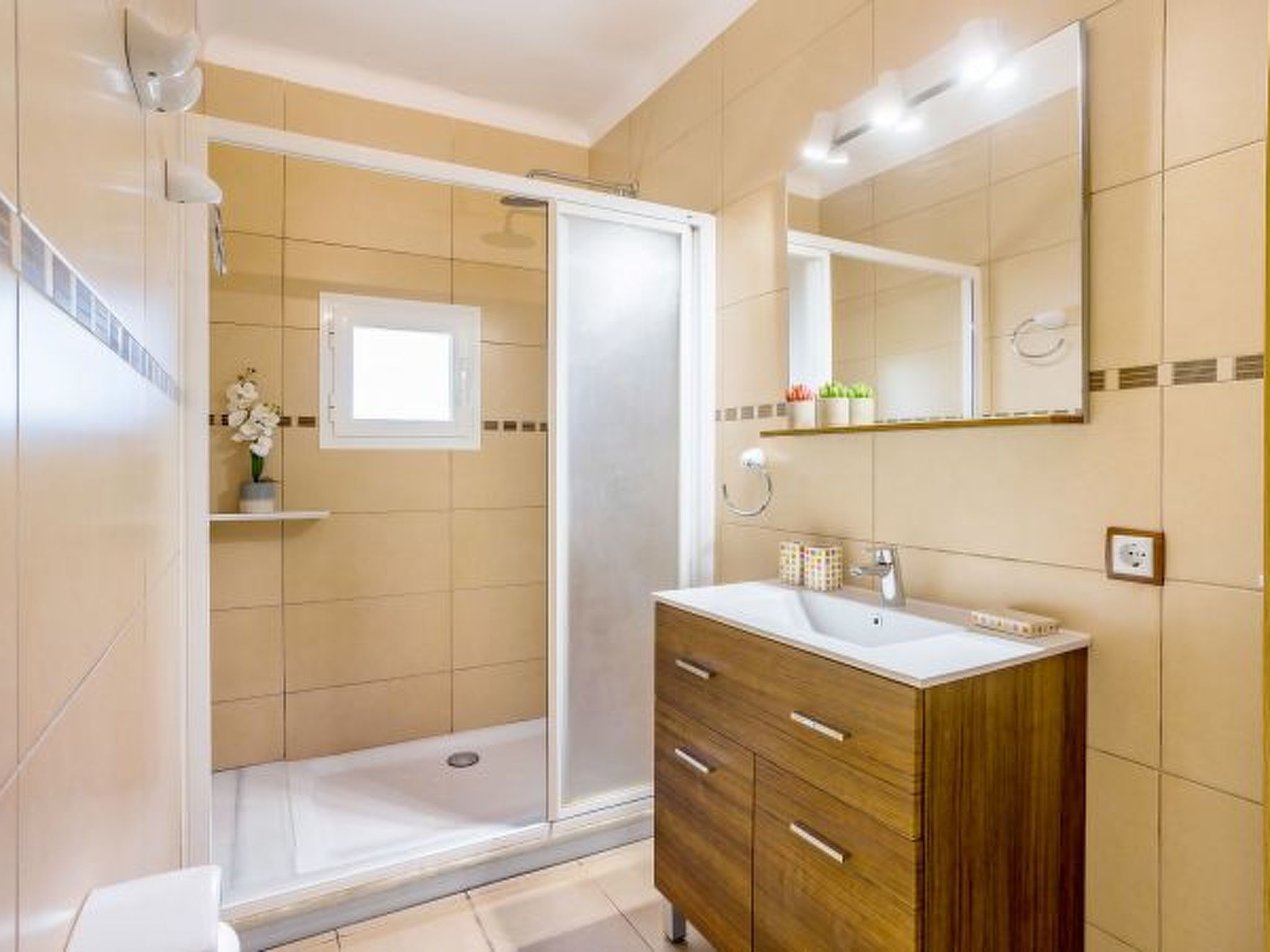 Can Castello - Image-tags.info