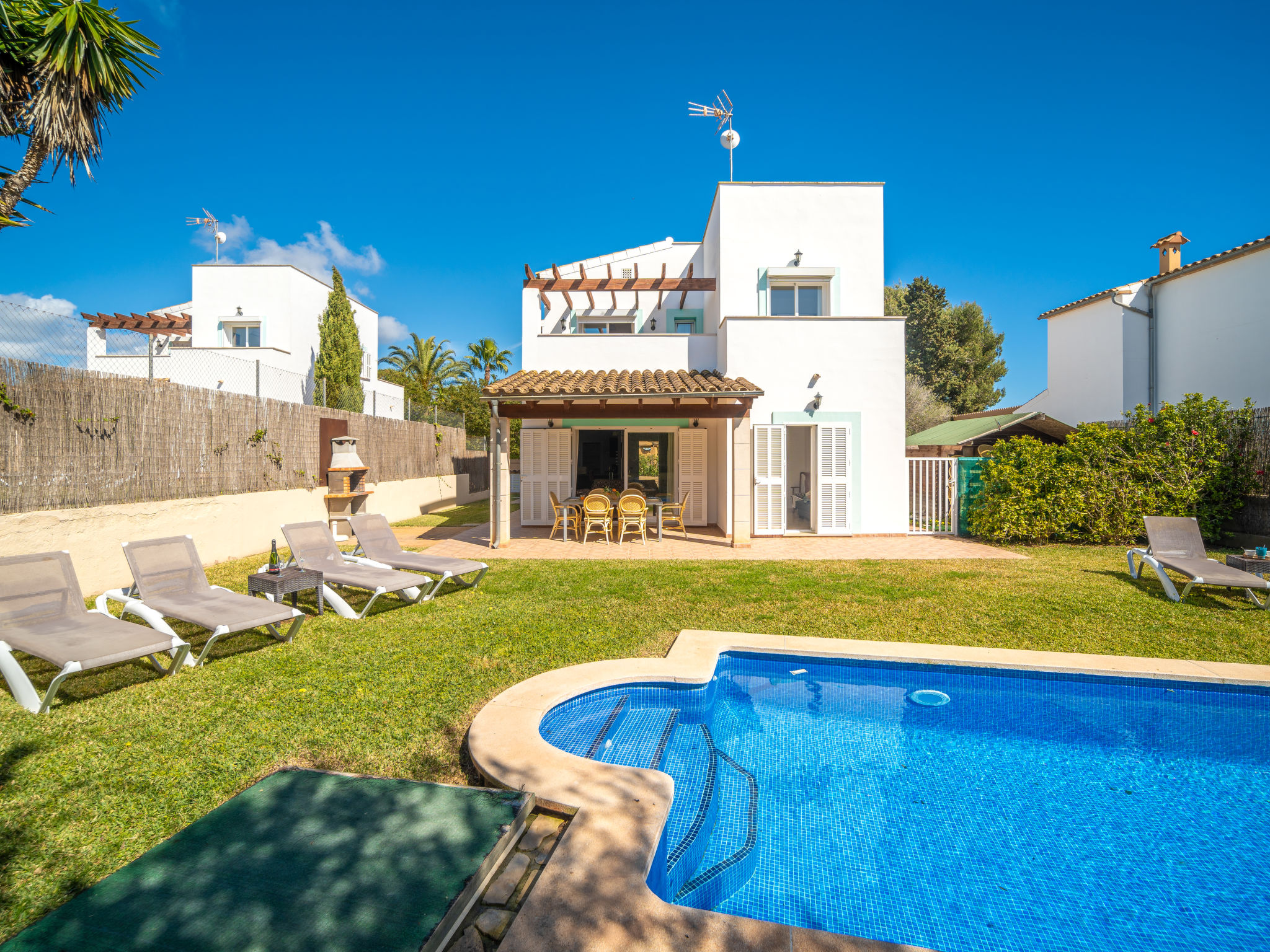 Son Ganxo II - Outside