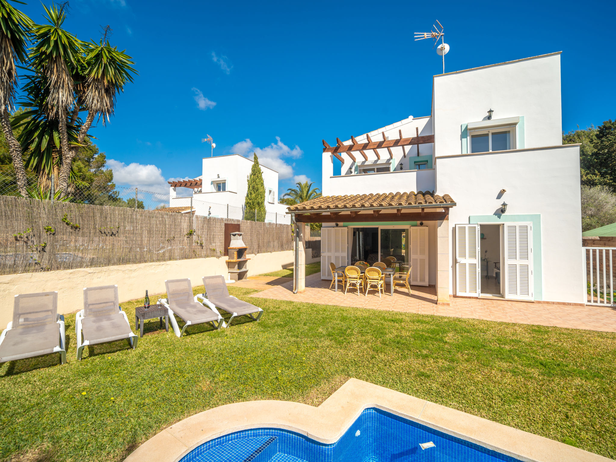 Son Ganxo II - Outside