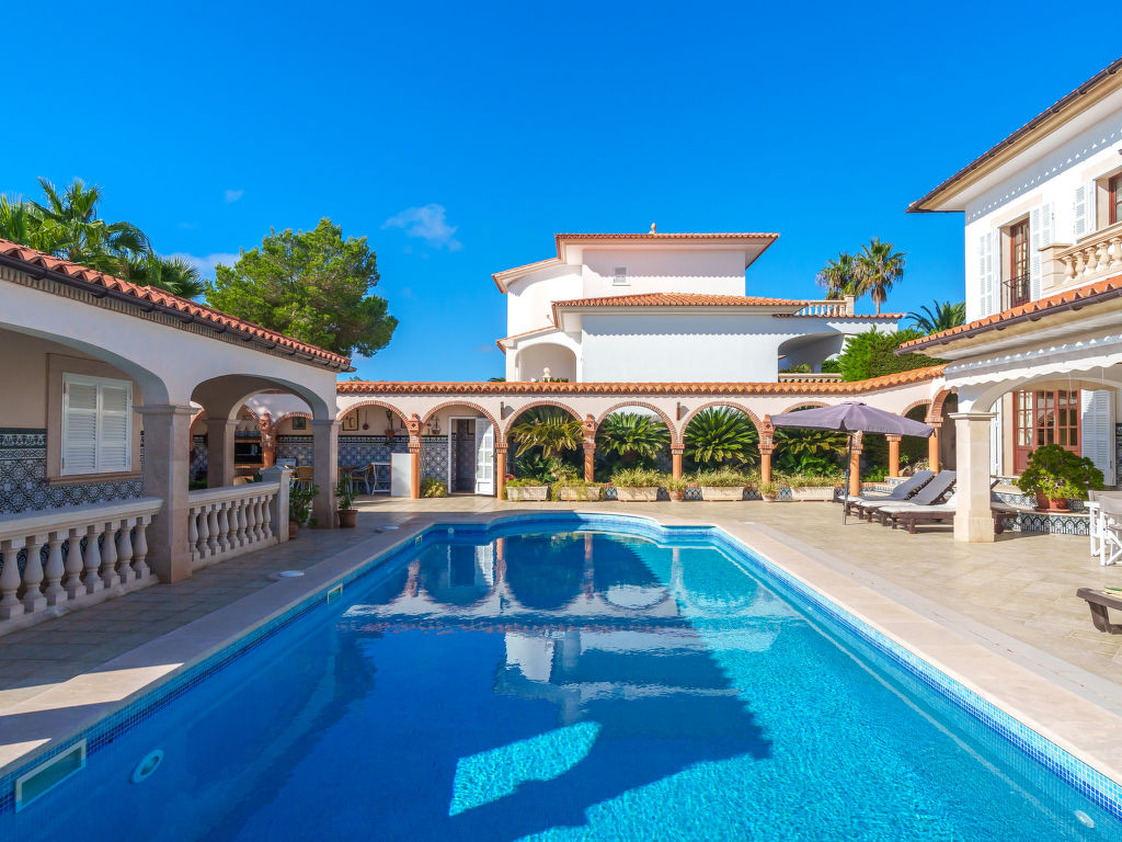 Matos — Pool Outdoor
