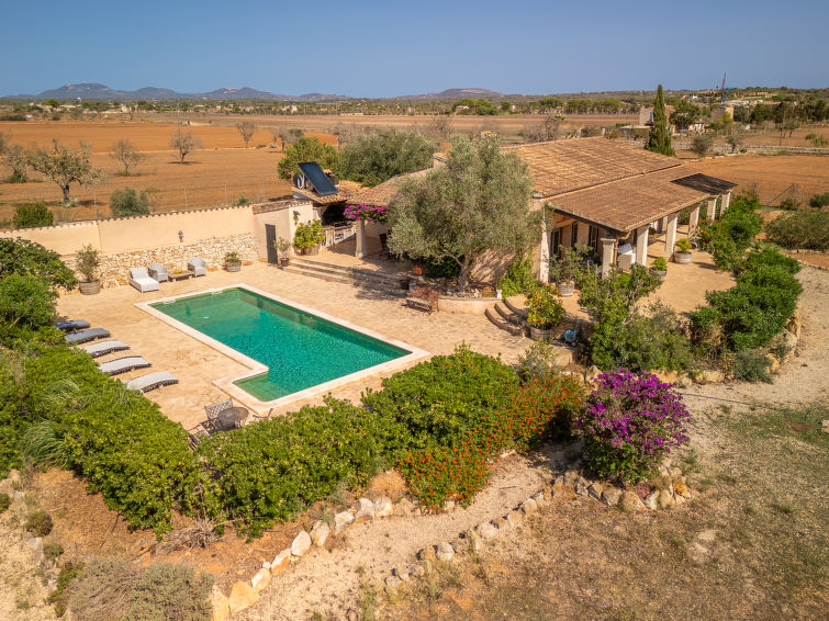Villa met privézwembad en bergzicht in Ses Salines in Ses Salines