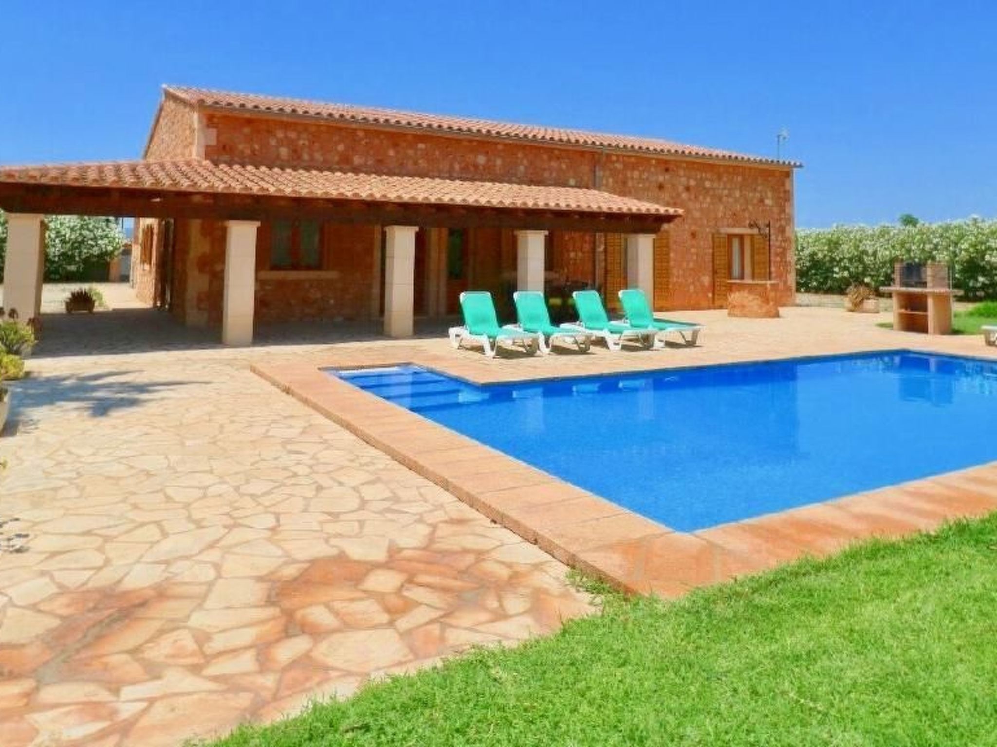 Ferienhaus mit umzäuntem Garten in Ses Salines (Spanien) und 1 Hund erlaubt