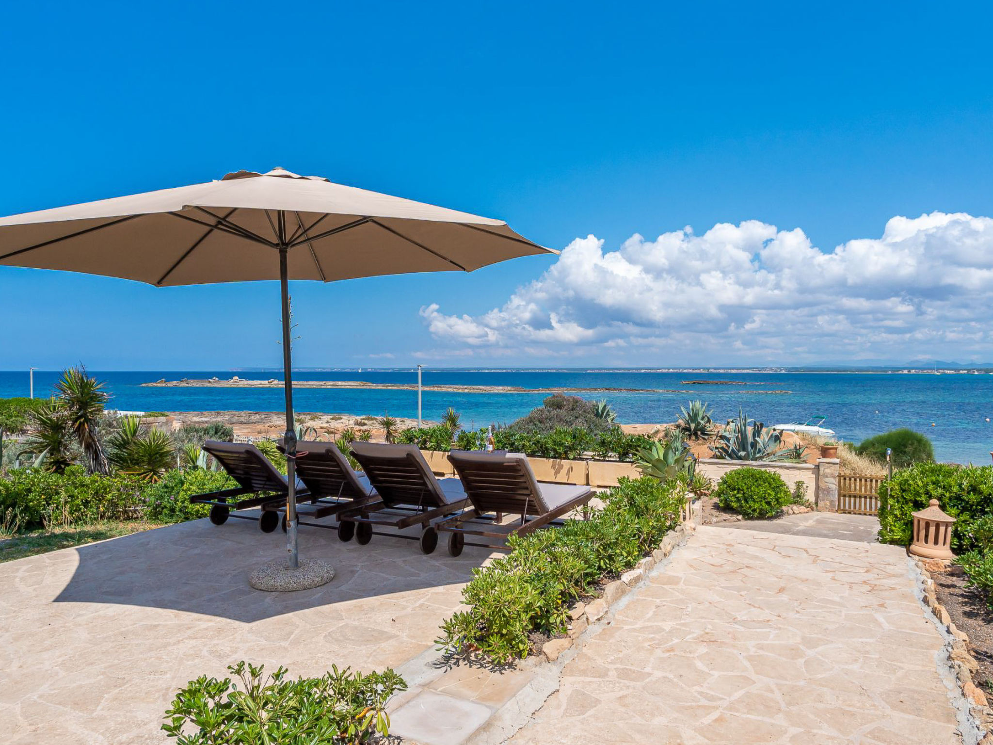 Stijlvolle villa direct aan zee in Colònia Sant Jordi, Mallorca - foto 30