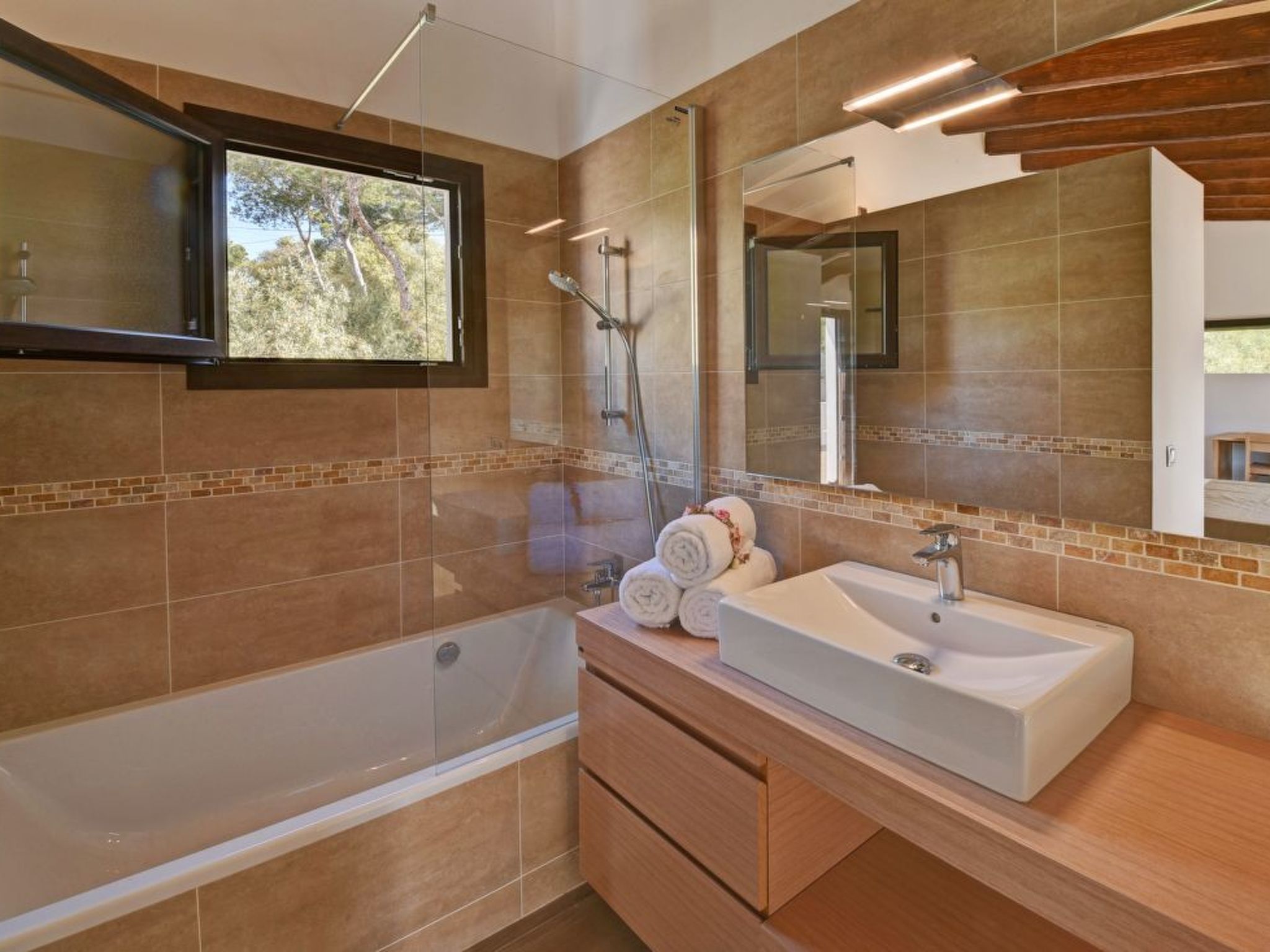 Chalet Porto Petro - Image-tags.info