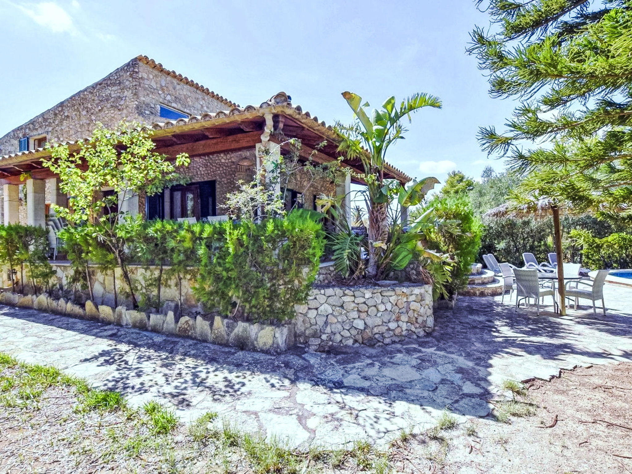 Villa mit Garten, Grill und Terrasse