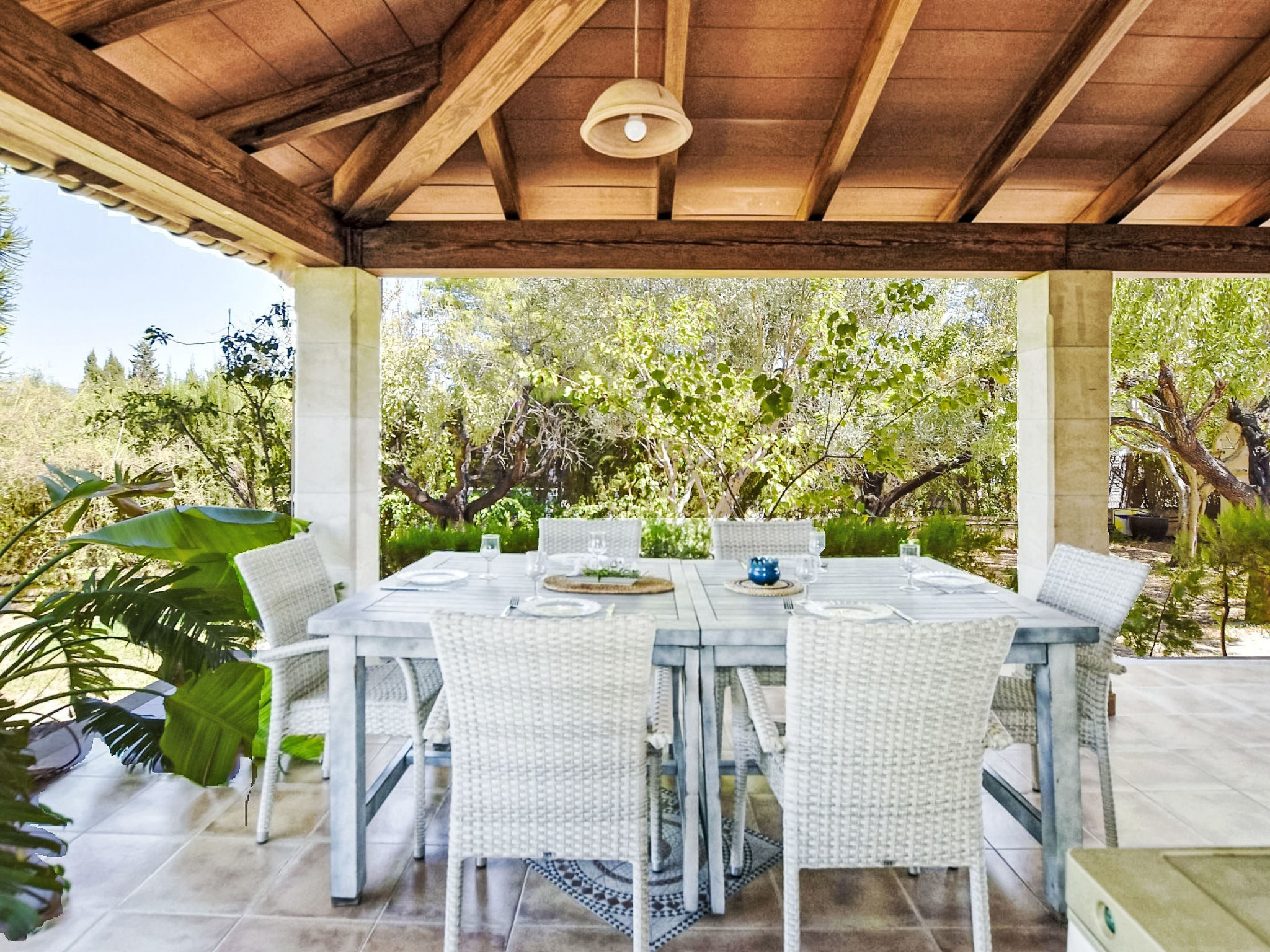 Villa mit Garten, Grill und Terrasse — Terrace (5 of 18)