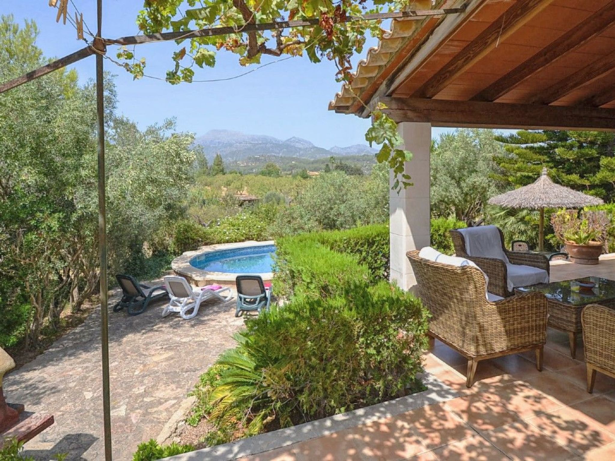 Villa mit Garten, Grill und Terrasse