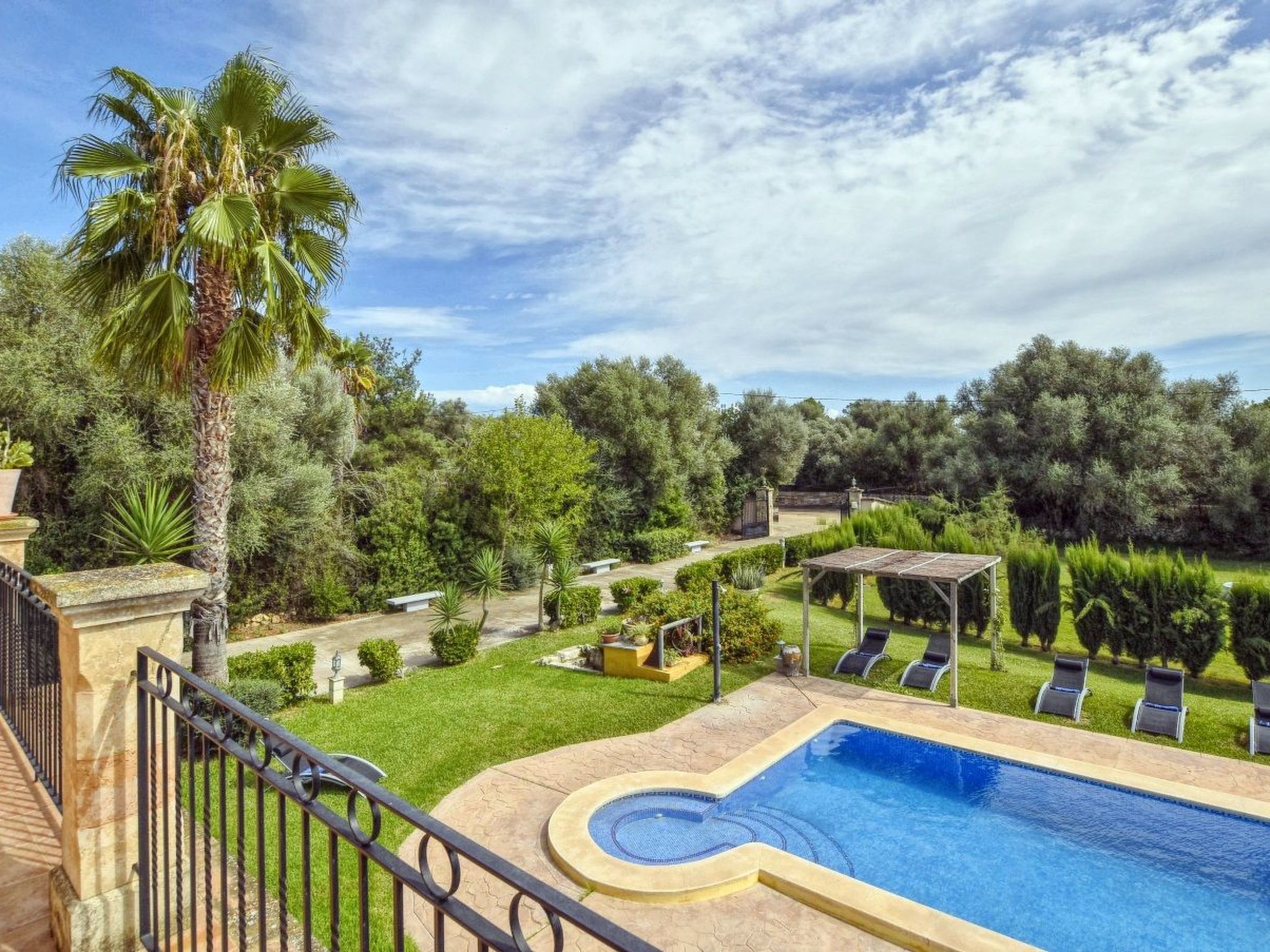 Gemütliches Ferienhaus mit Pool-Image-tags.info