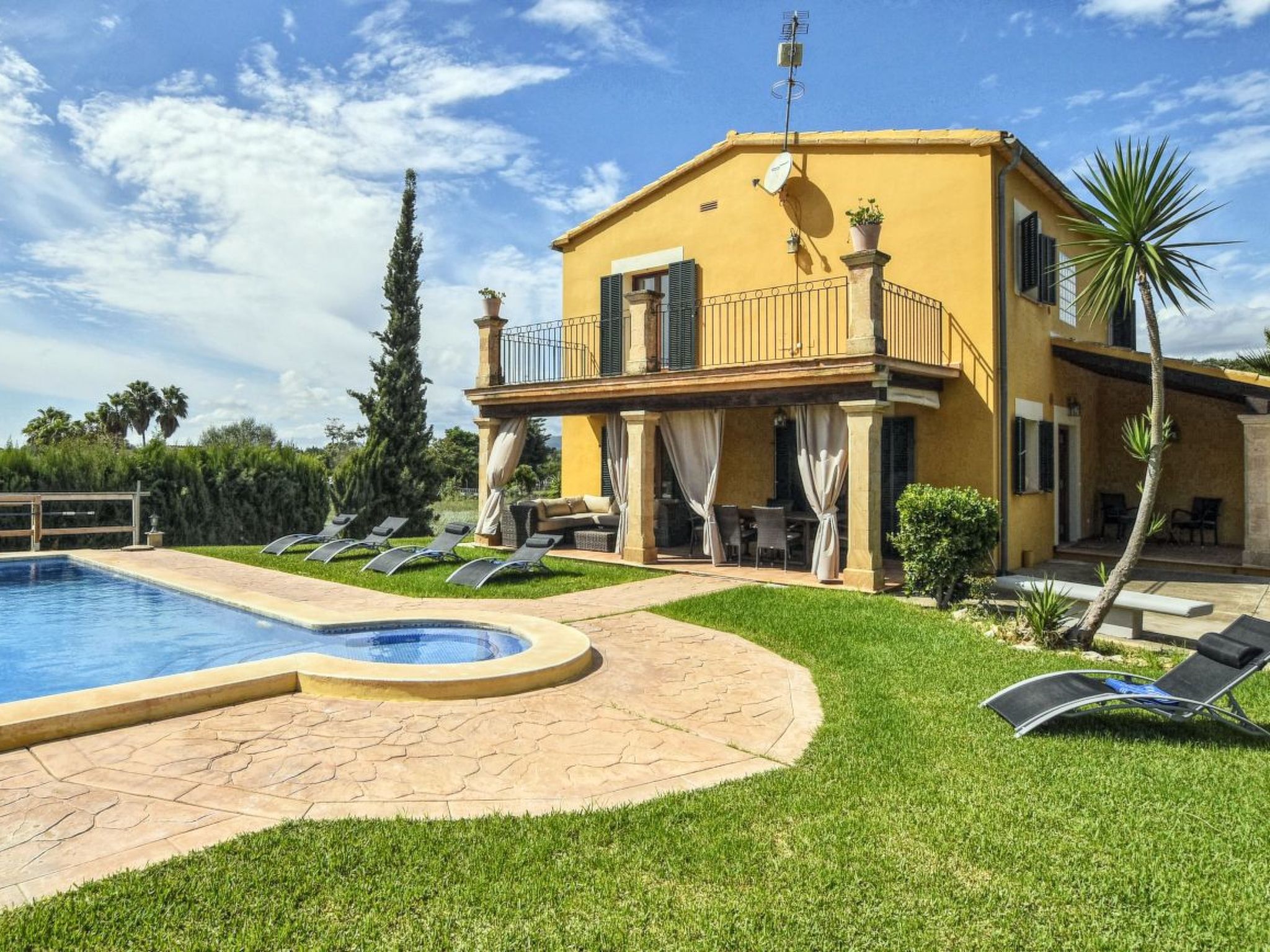 Gemütliches Ferienhaus mit Pool-Image-tags.info