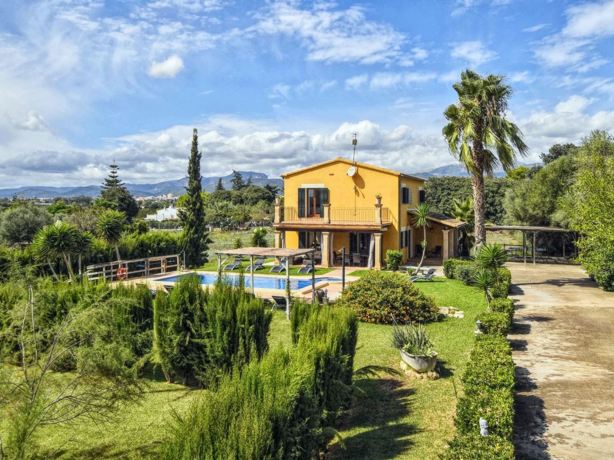 Gemütliches Ferienhaus mit Pool-Image-tags.info