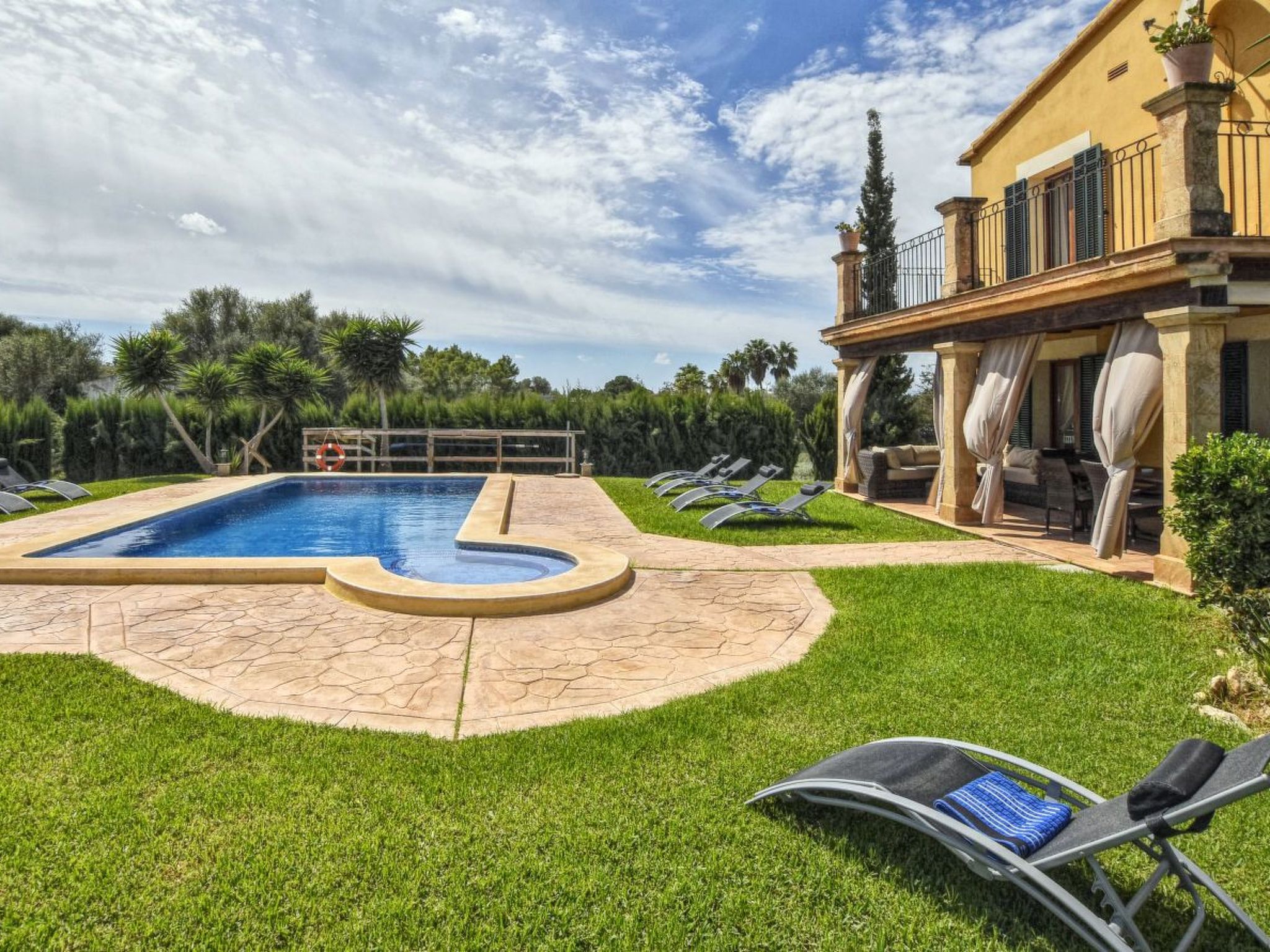 Gemütliches Ferienhaus mit Pool-Image-tags.info