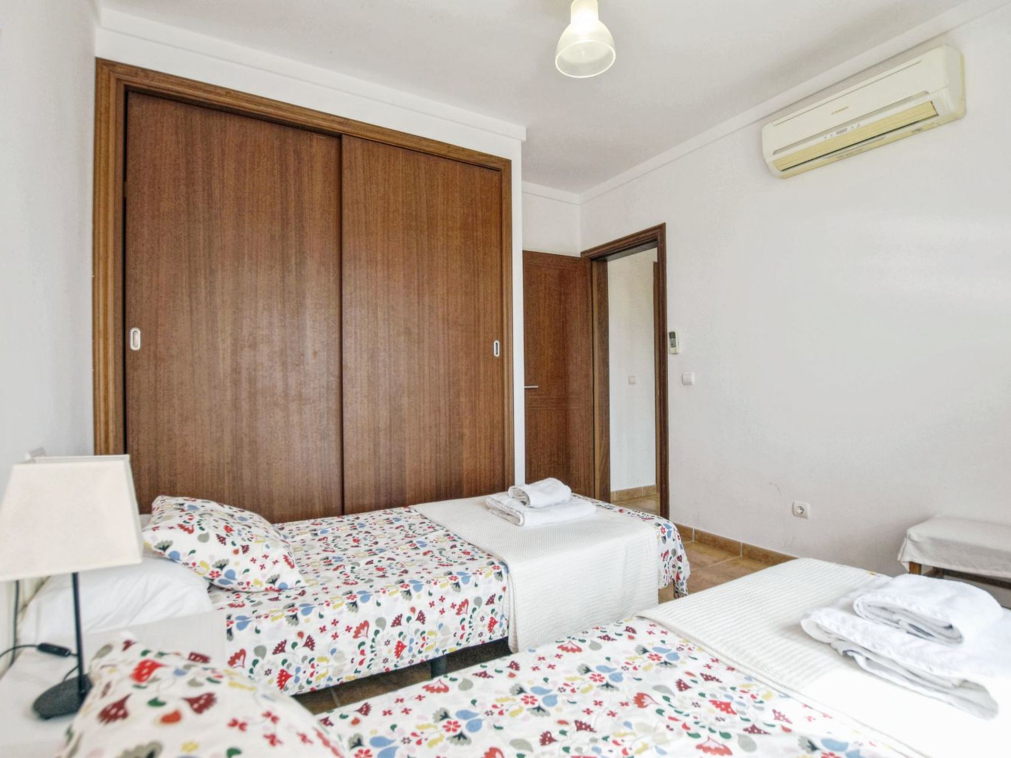 Gemütliches Ferienhaus mit Pool-Image-tags.info