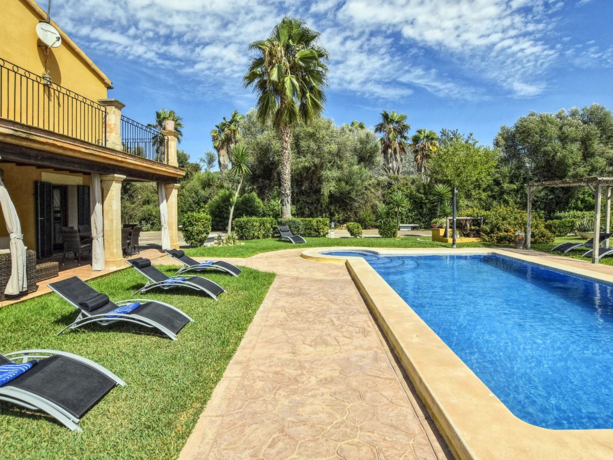 Gemütliches Ferienhaus mit Pool-Image-tags.info