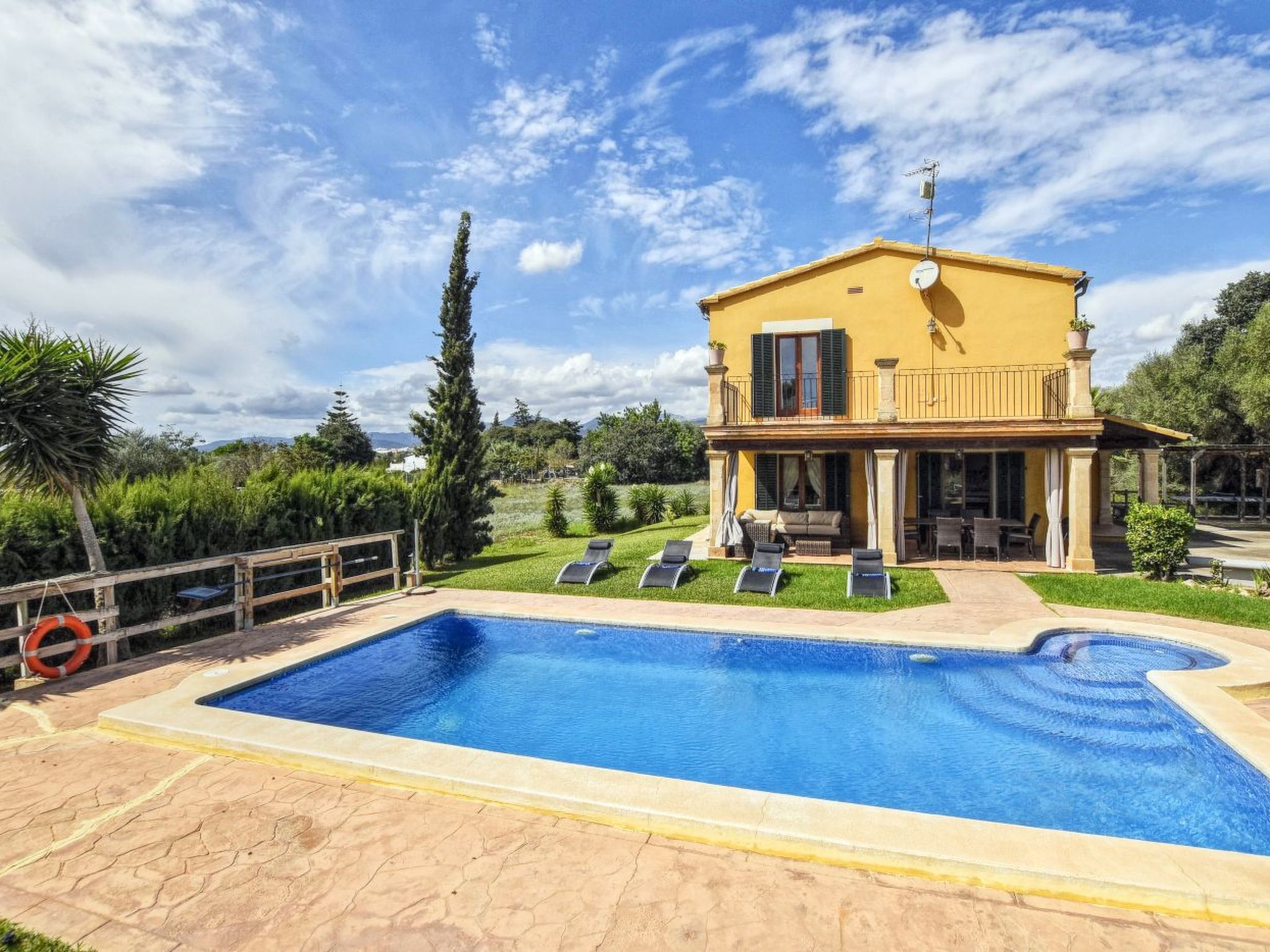 Gemütliches Ferienhaus mit Pool-Image-tags.info