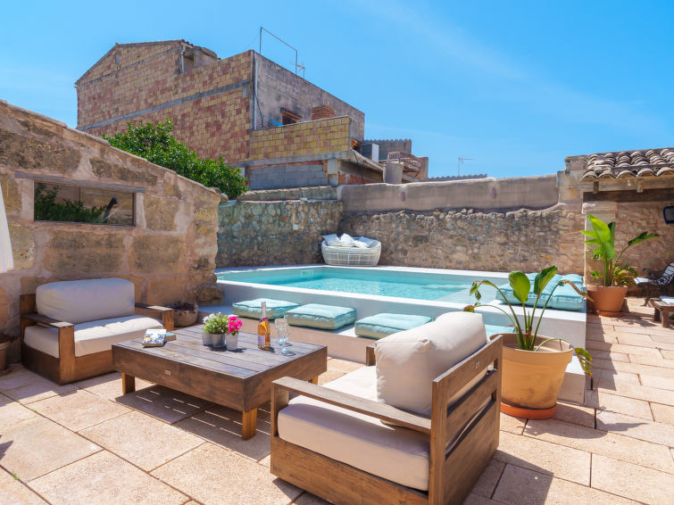 Search and Stay destination Vilafranca de Bonany, IB - Spain from AU$ 411. Cas padri
