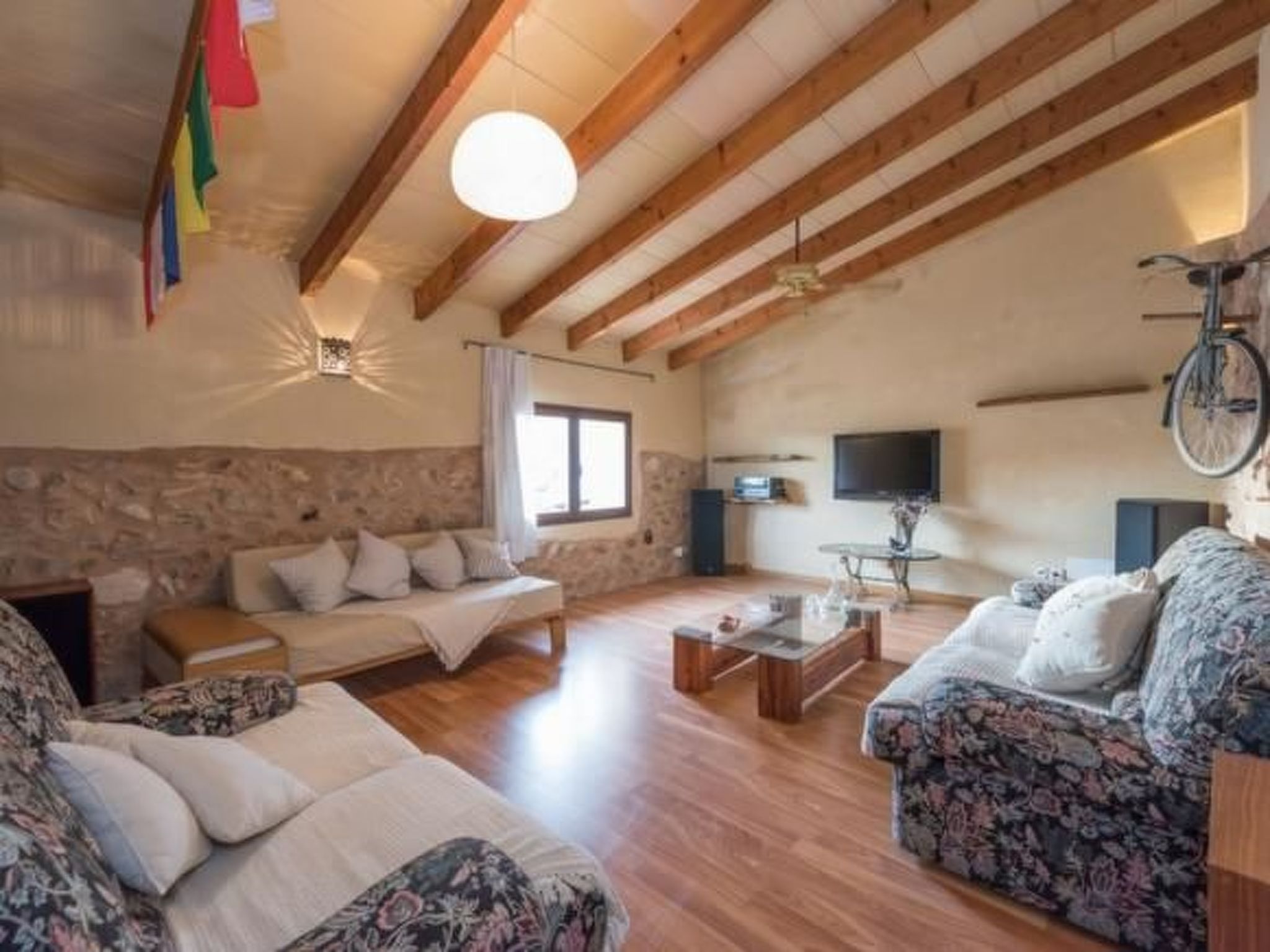 Jedes Ferienhaus mit Garten und Schwimmbad