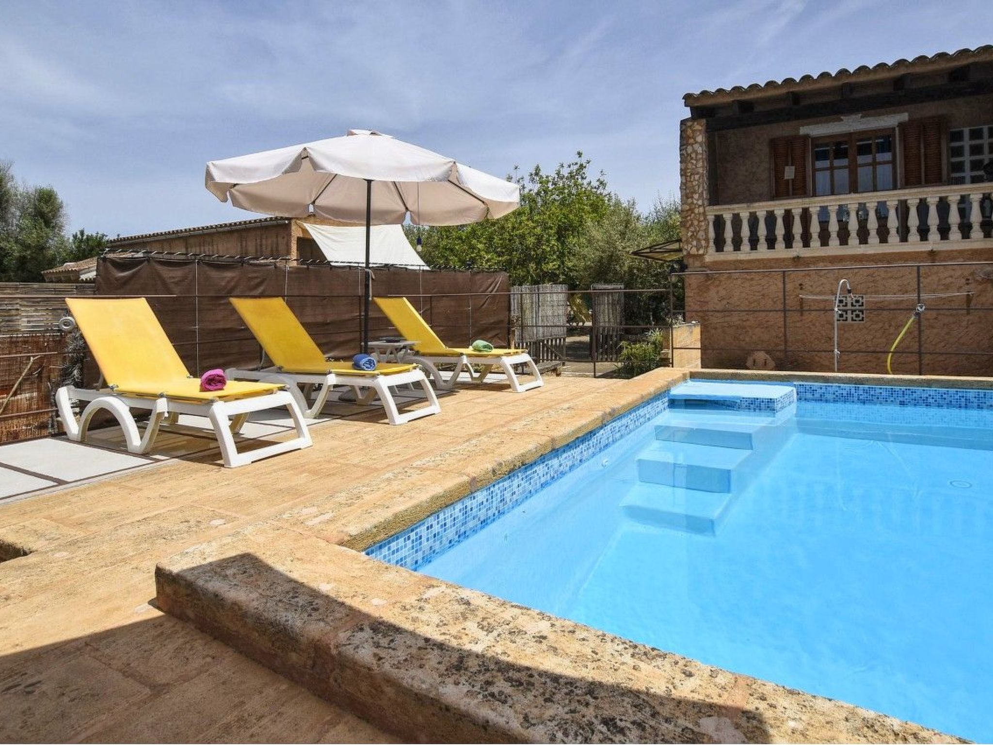 Mit privatem Pool - Dehors