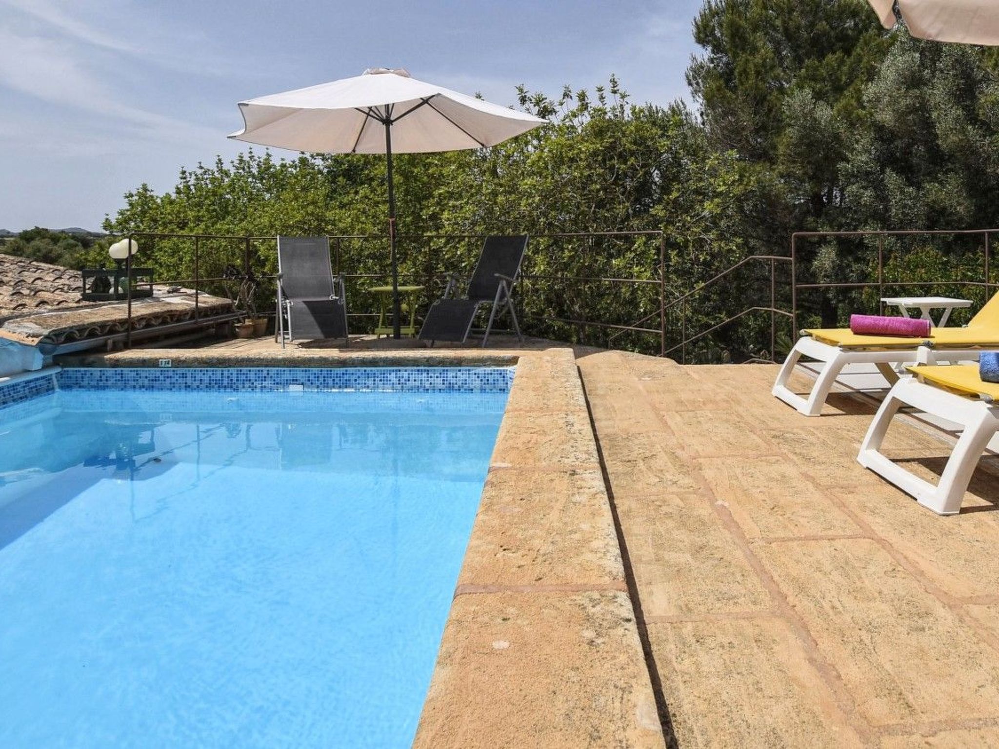 Mit privatem Pool - Dehors