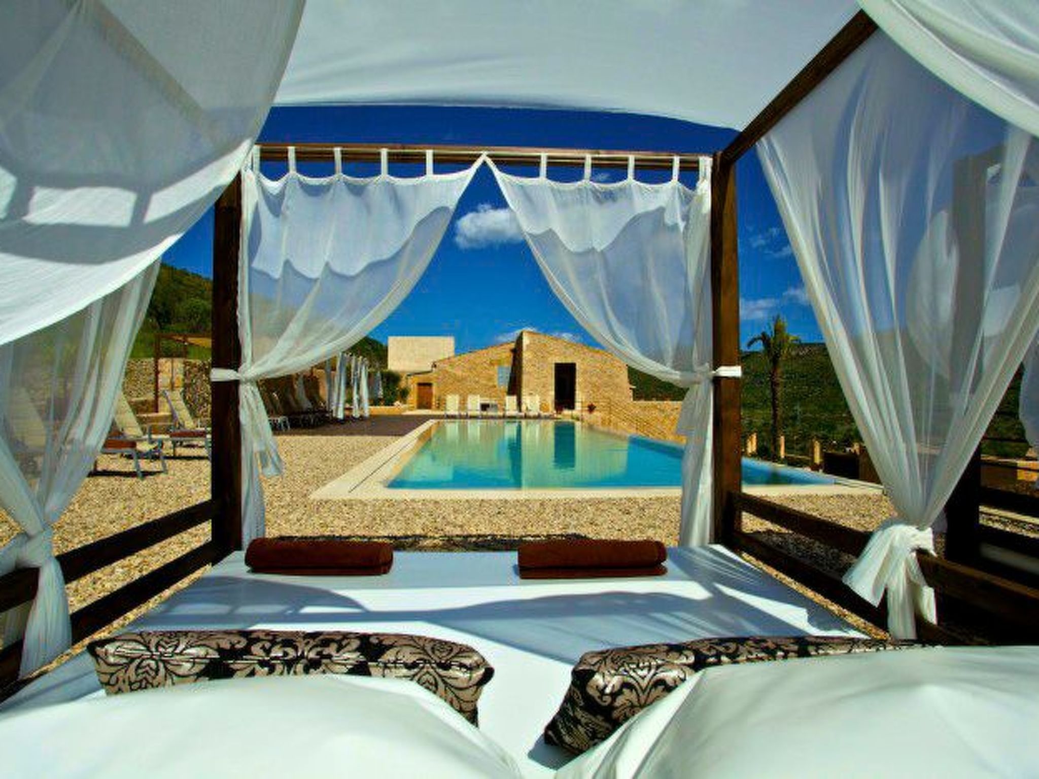 Luxuriöses Landhaus für 16 Personen mit Pool und Panoramablick