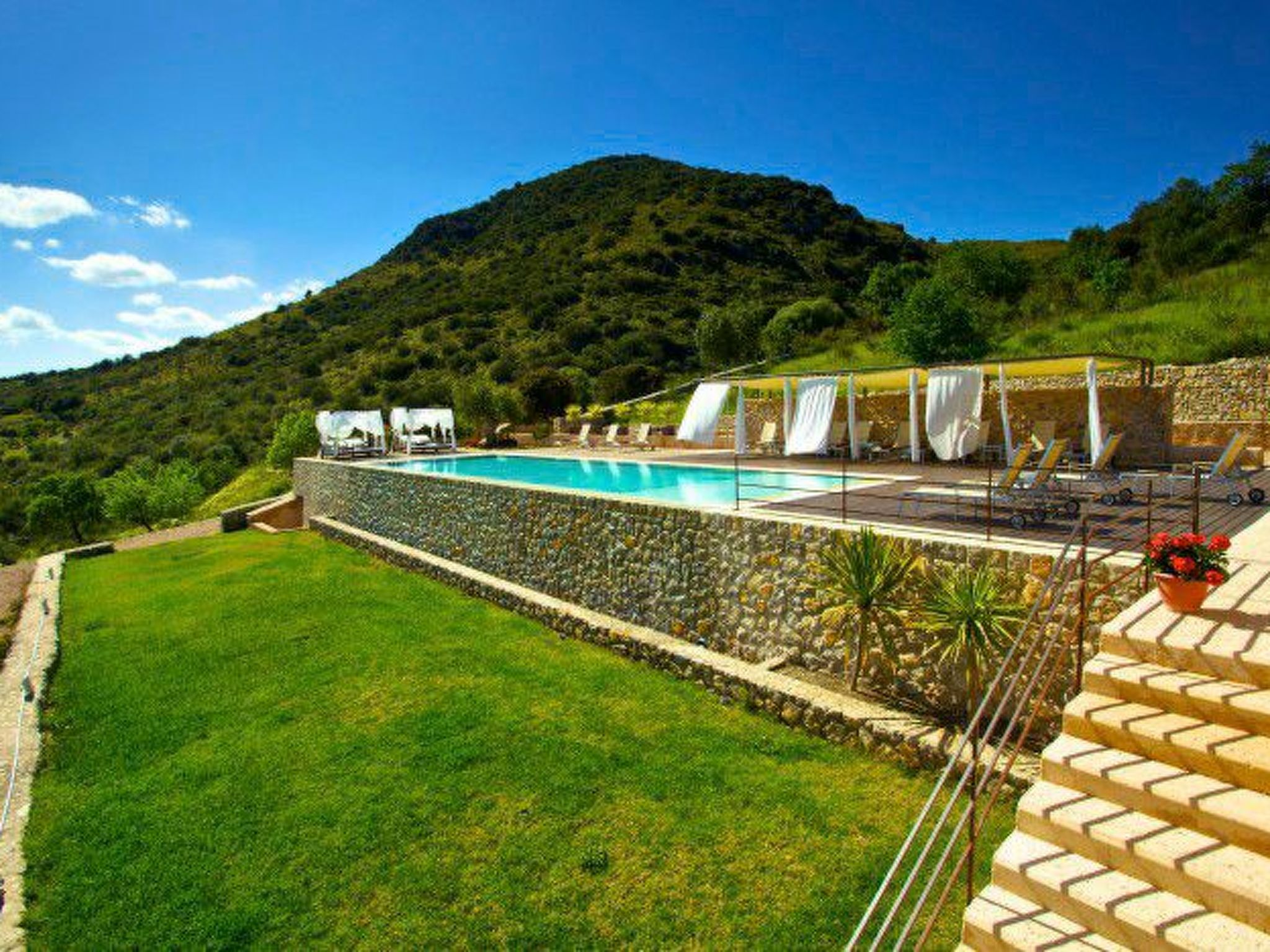 Luxuriöses Landhaus für 16 Personen mit Pool und Panoramablick - Drinnen